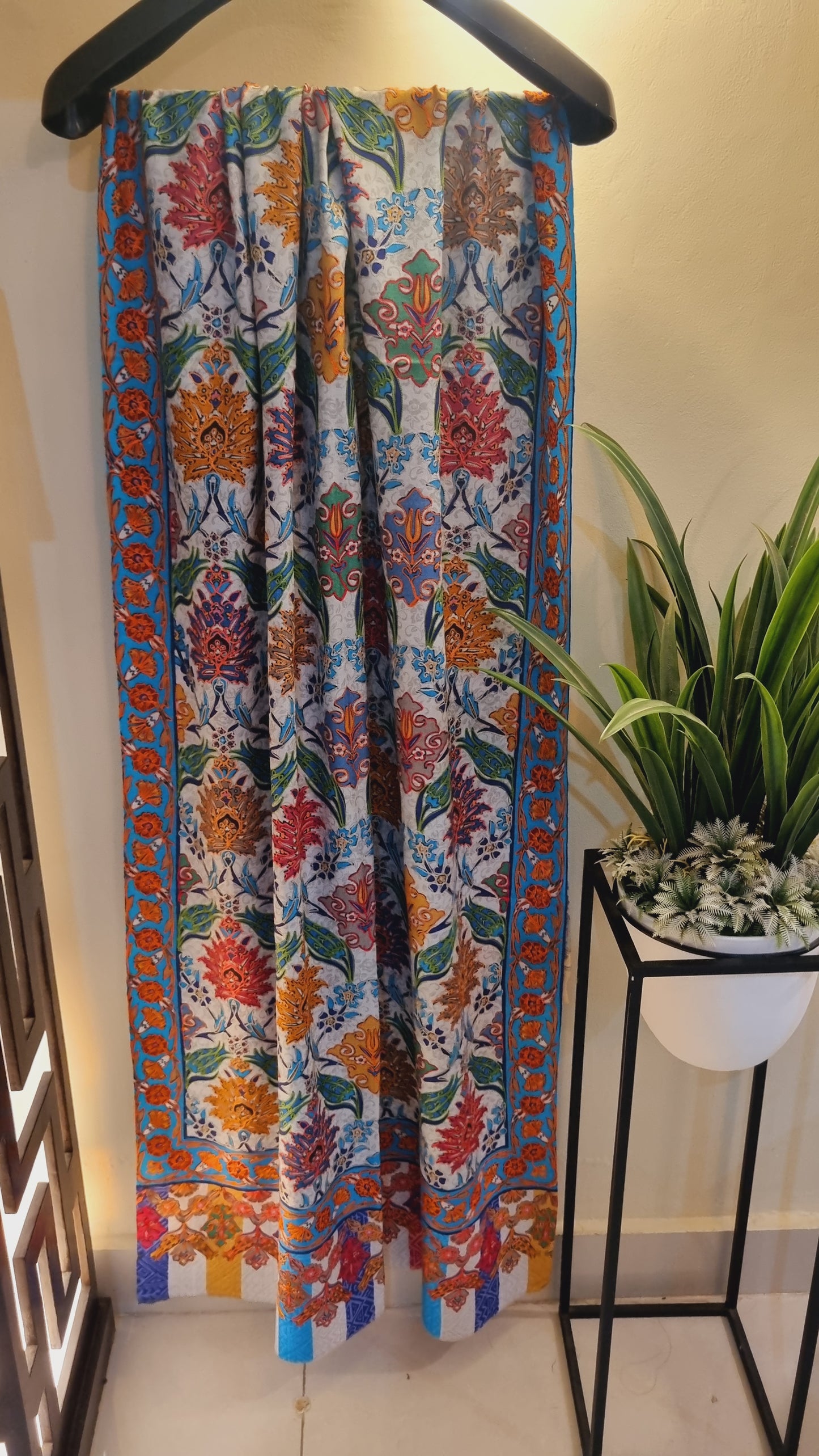 Reelkar embroidered minishawl