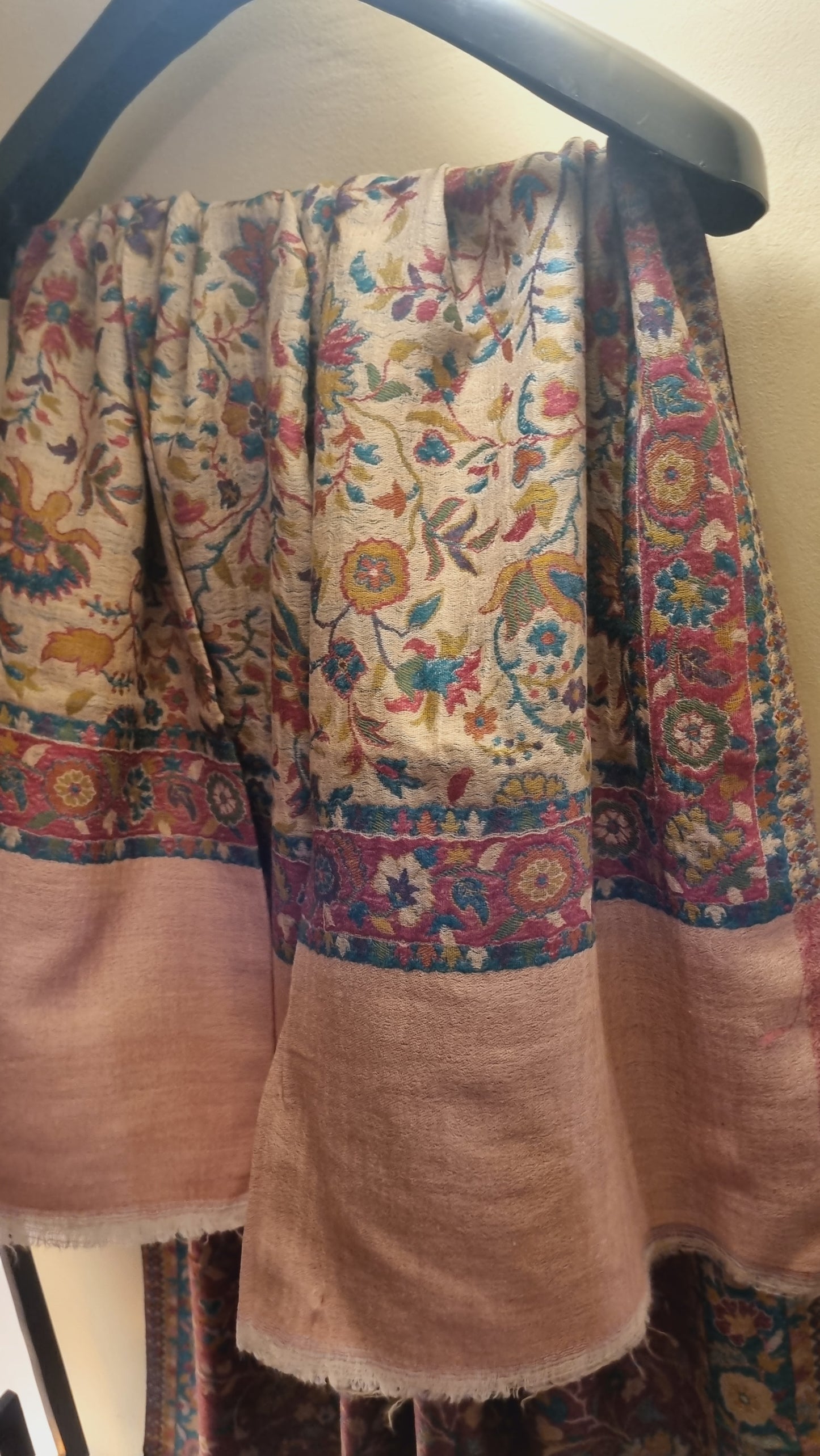 Reversible kaani shawl