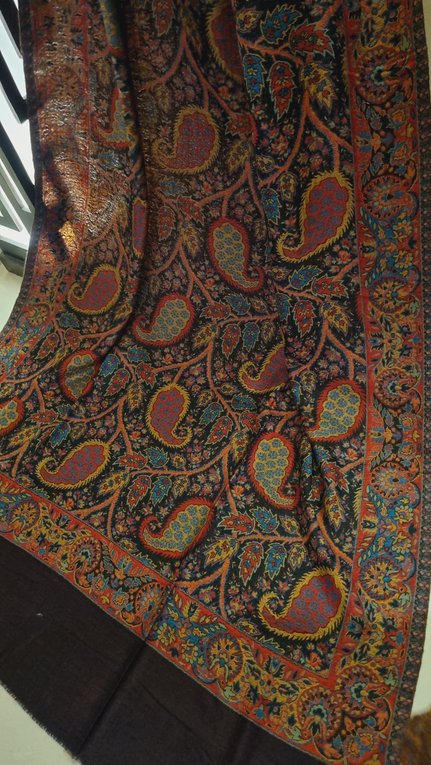 Reversible kaani shawl