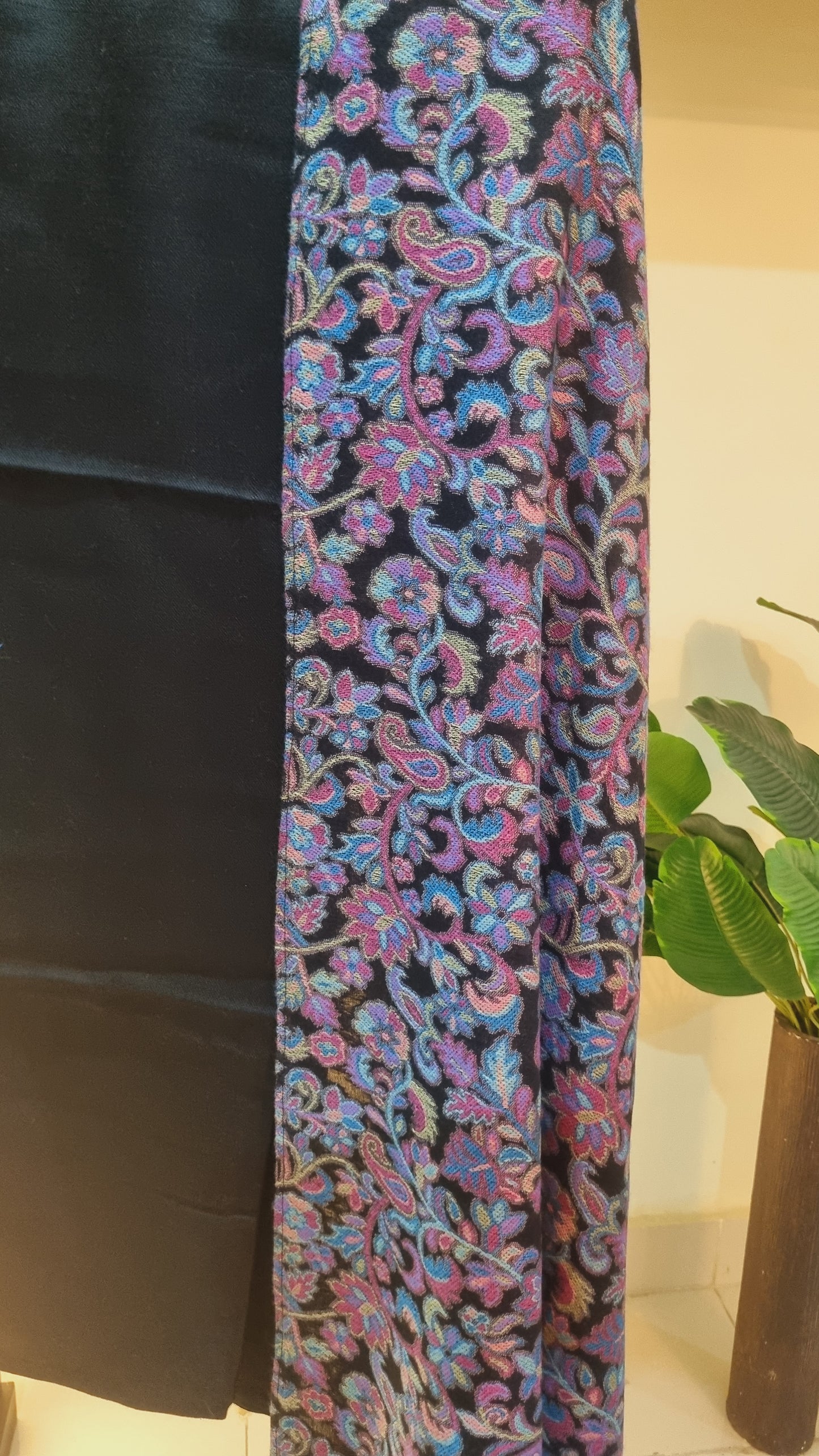 Kaani shawl with plain suit