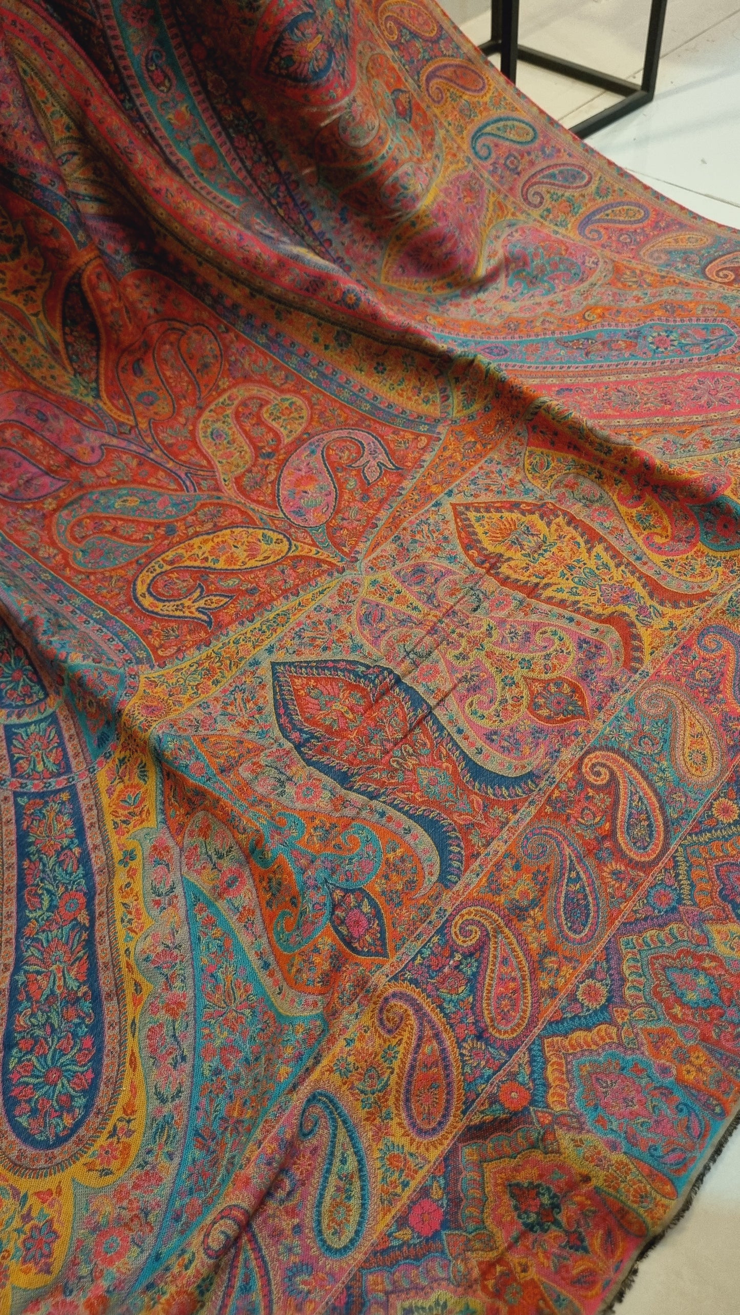 Shahjahani kaani shawl