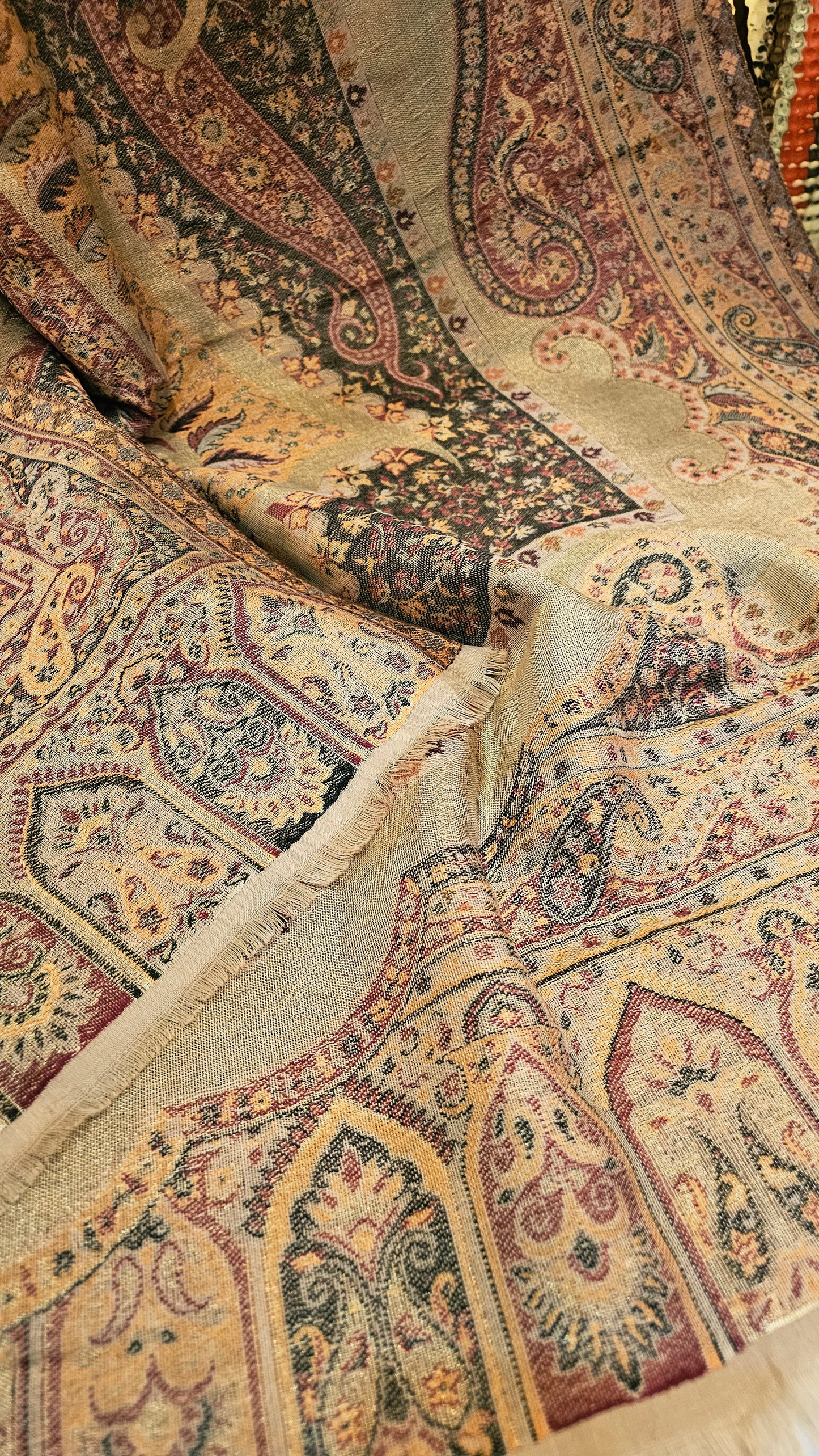 Moonlight reversible gandhara kaani: Pashmina