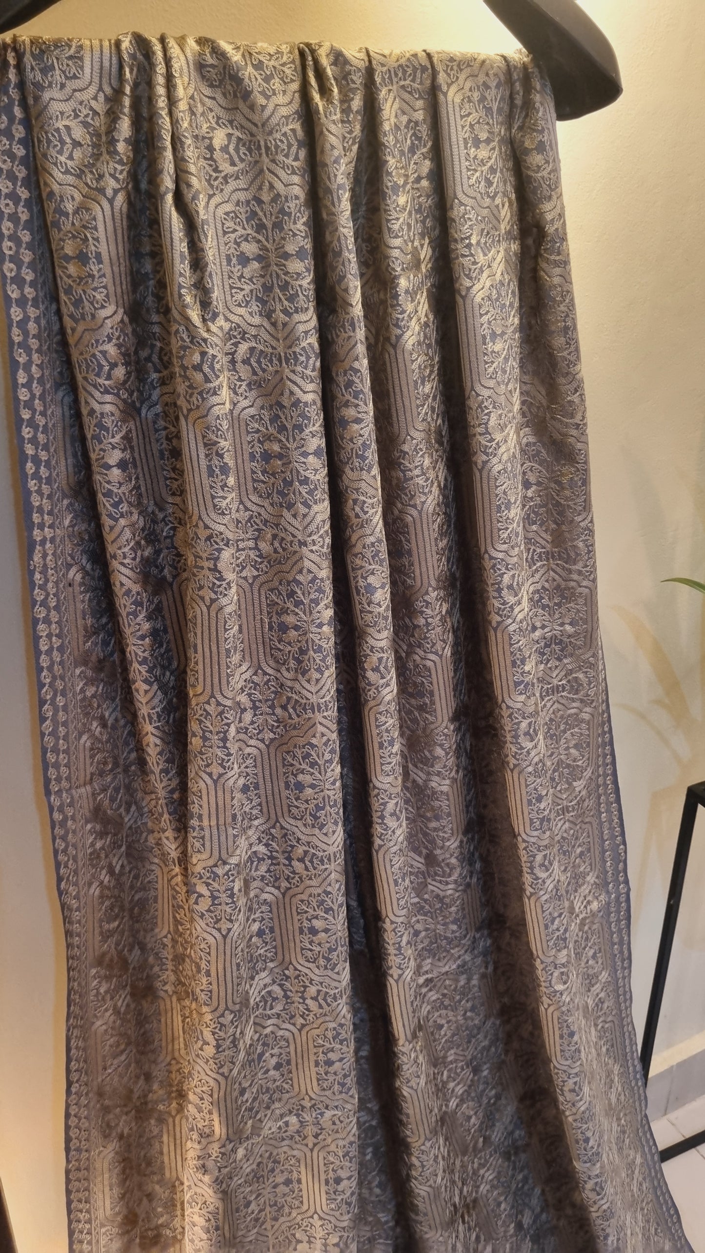Pashmina shawl embroidered