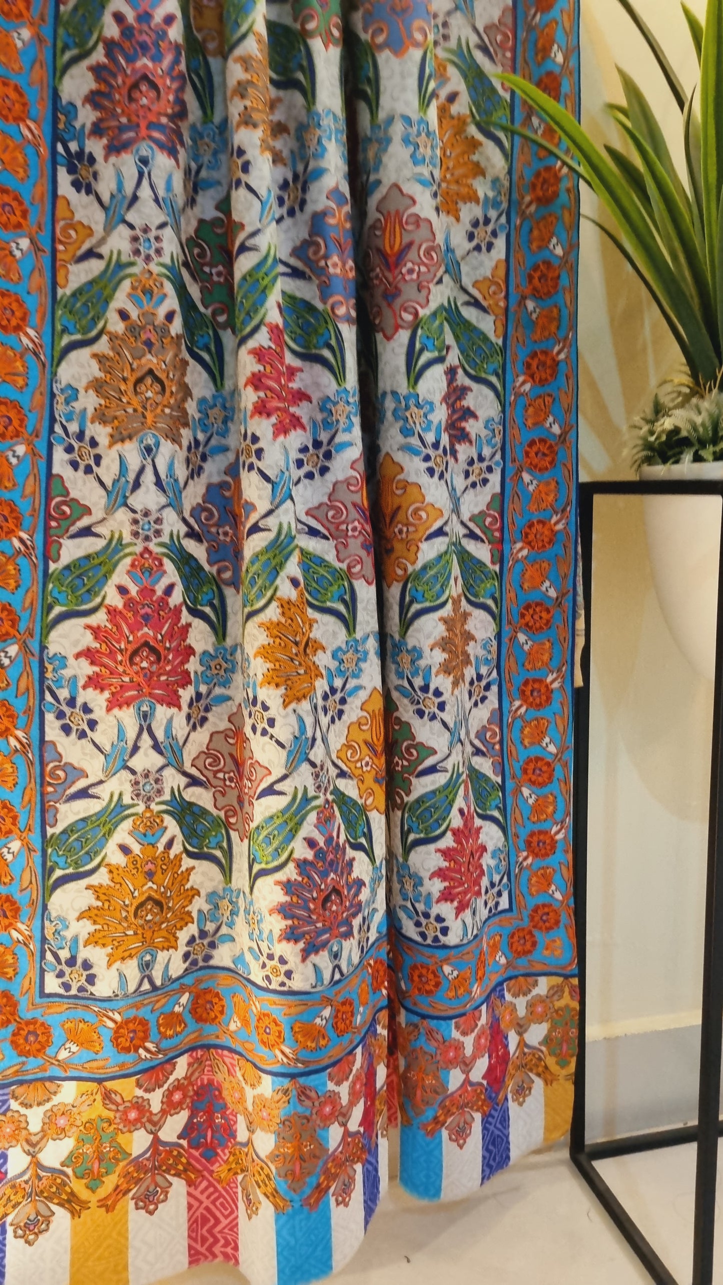 Reelkar embroidered minishawl