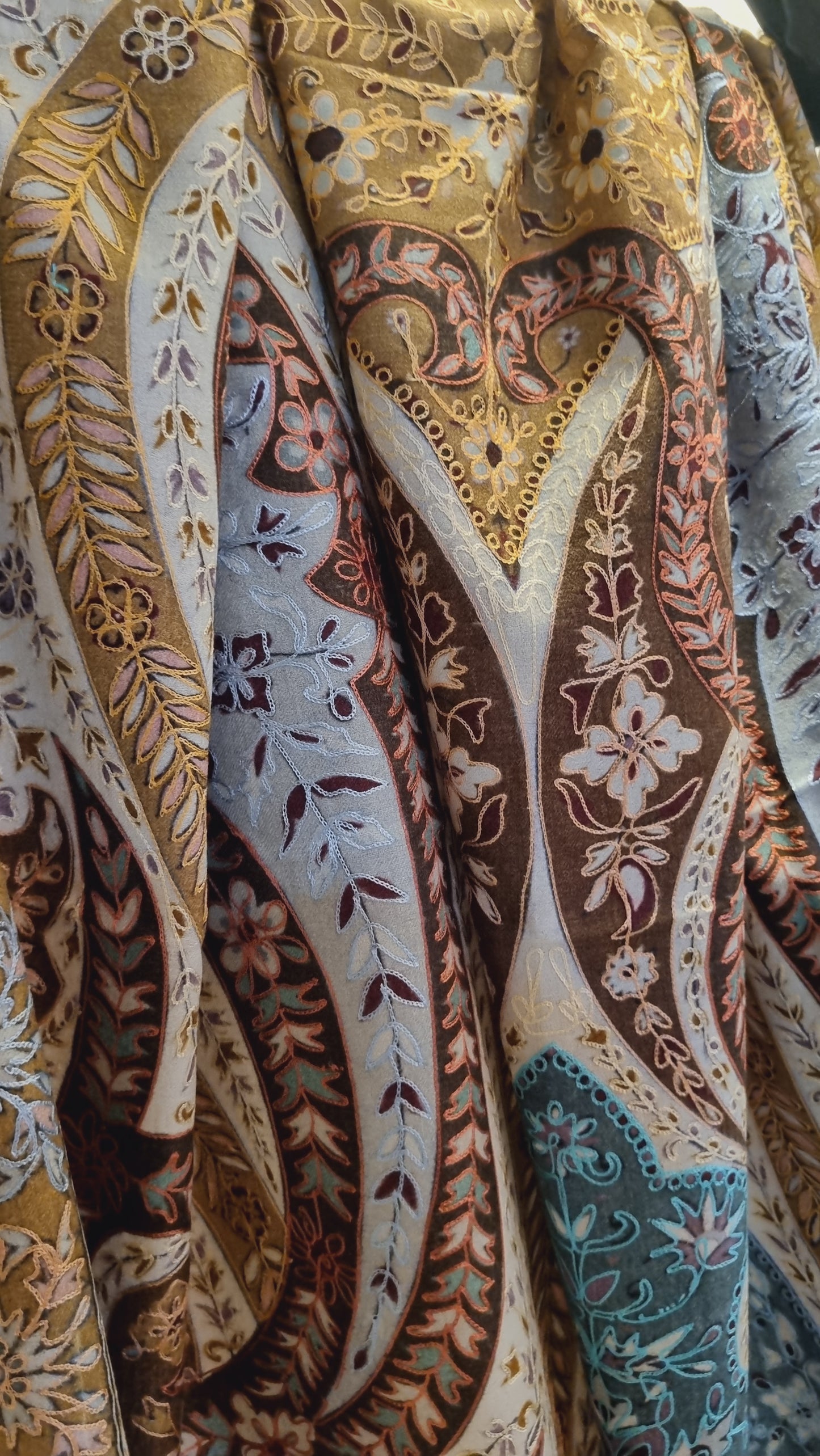 Reelkar pashmina shawl
