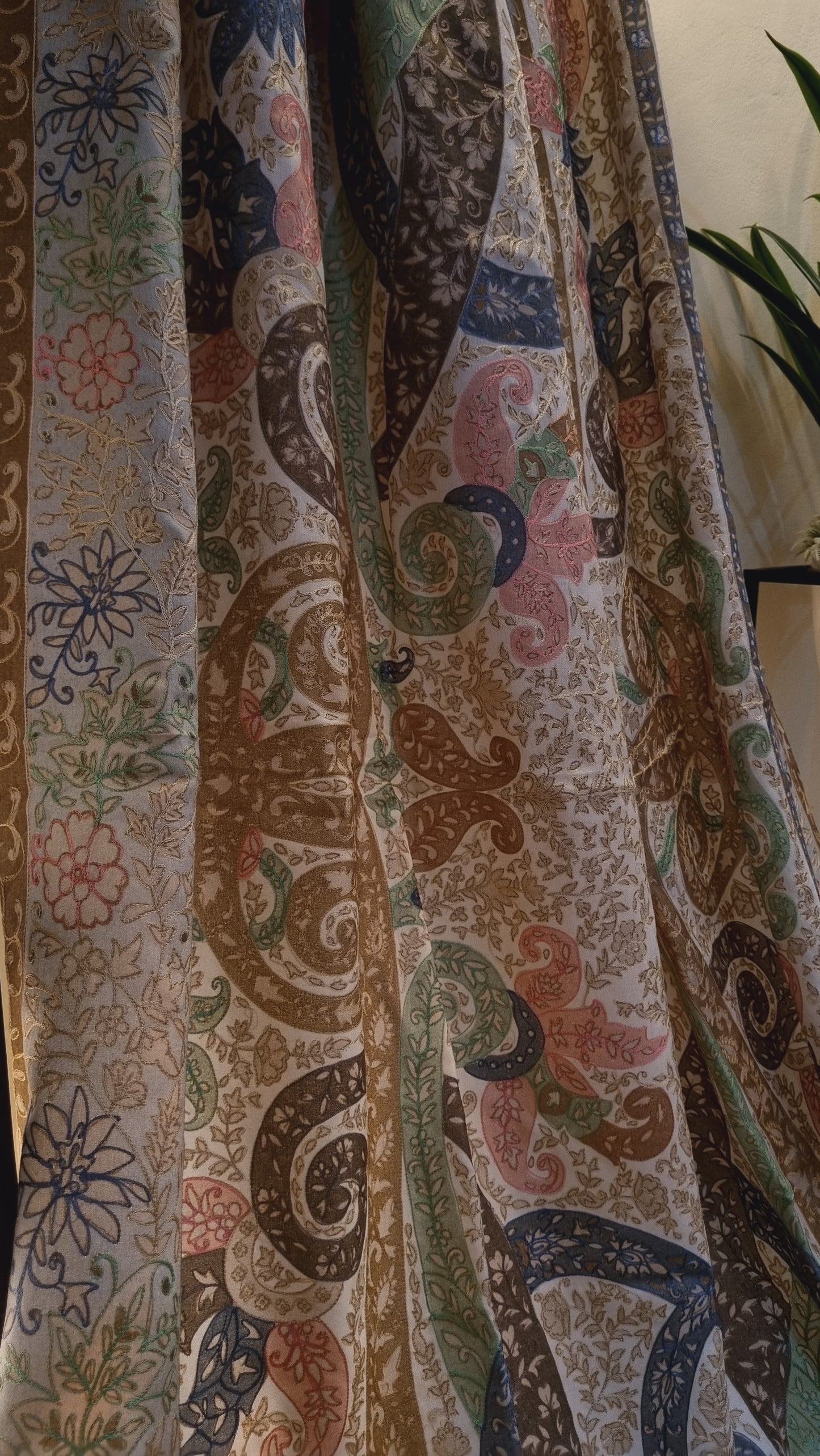 Reelkar embroidered pashmina