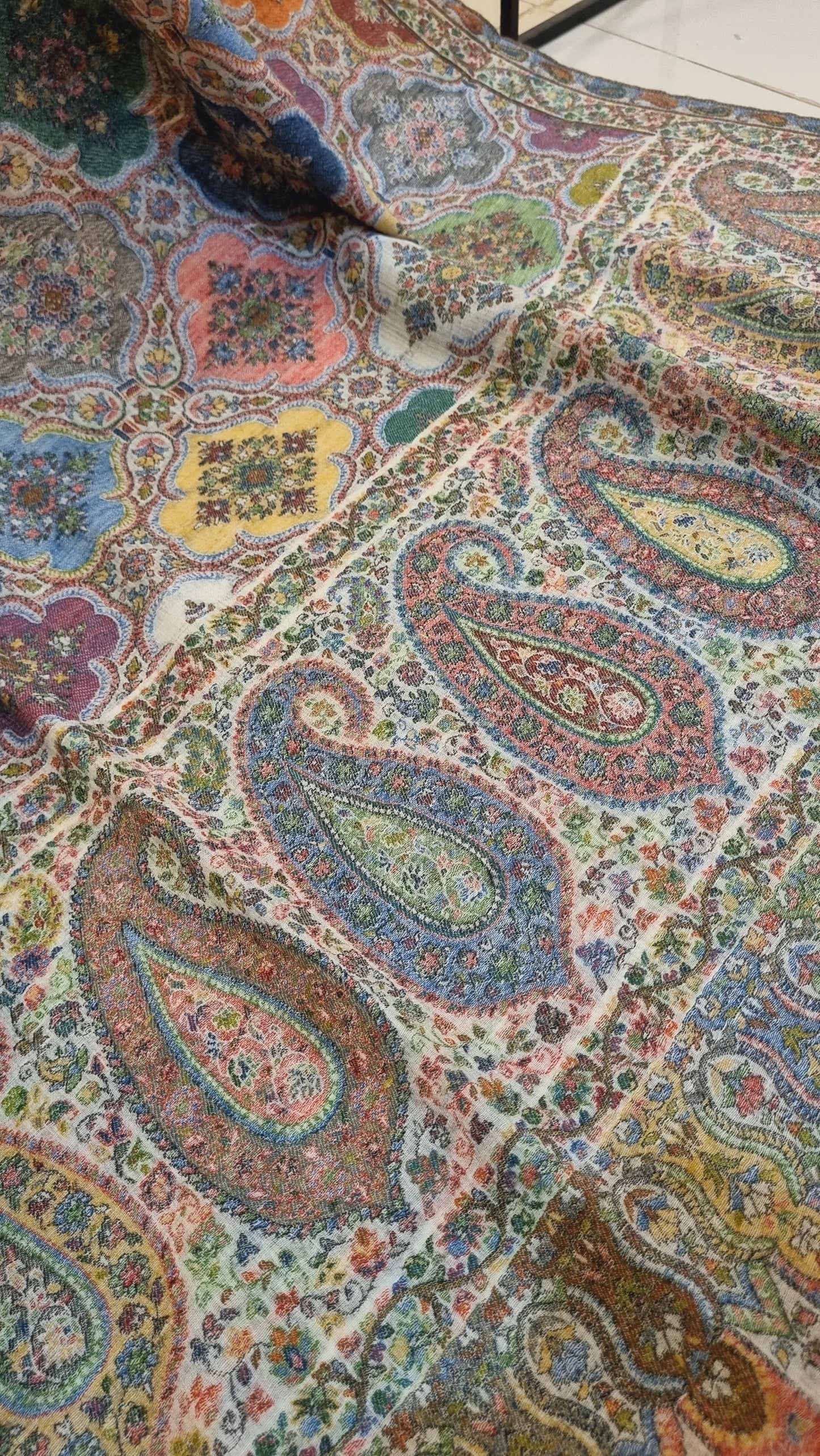 Kaani shawl pashmina