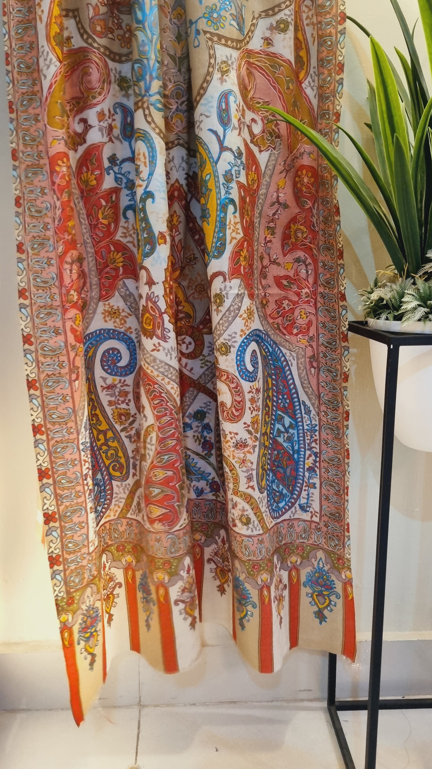 Reelkar embroidered minishawl