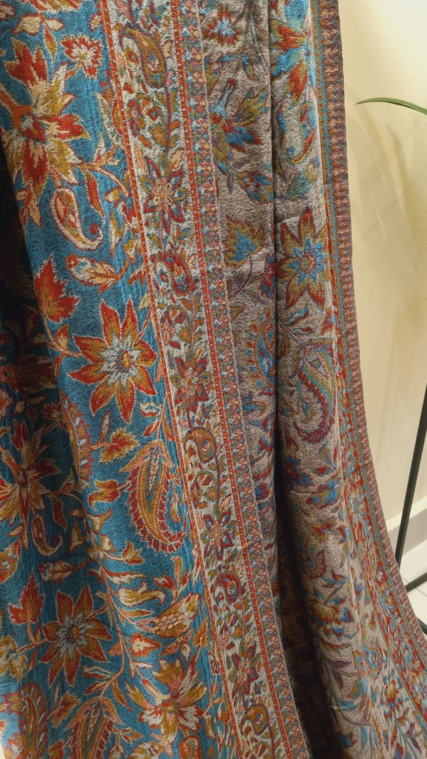 Reversible kaani shawl