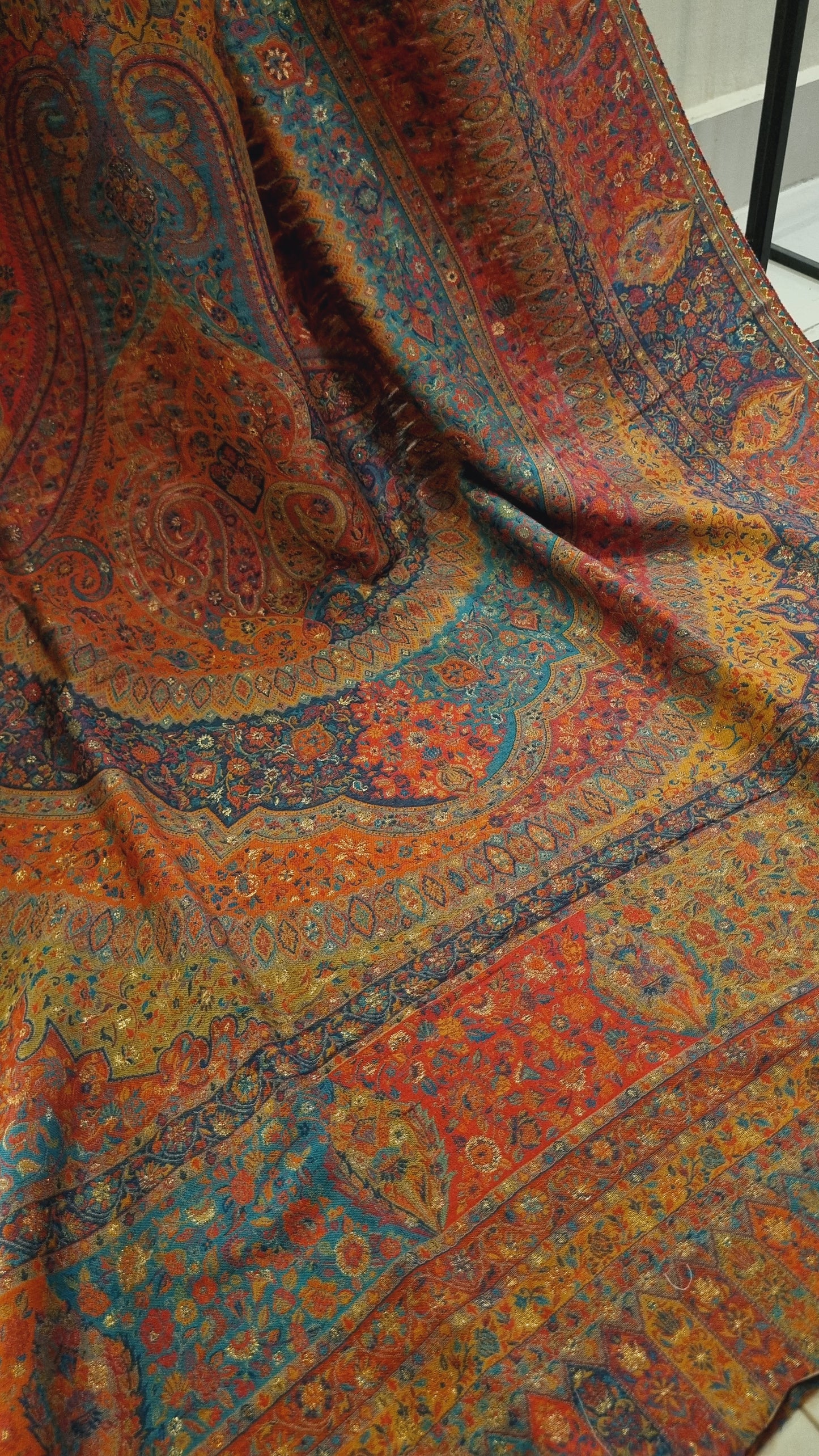 Shahjahani kaani shawl