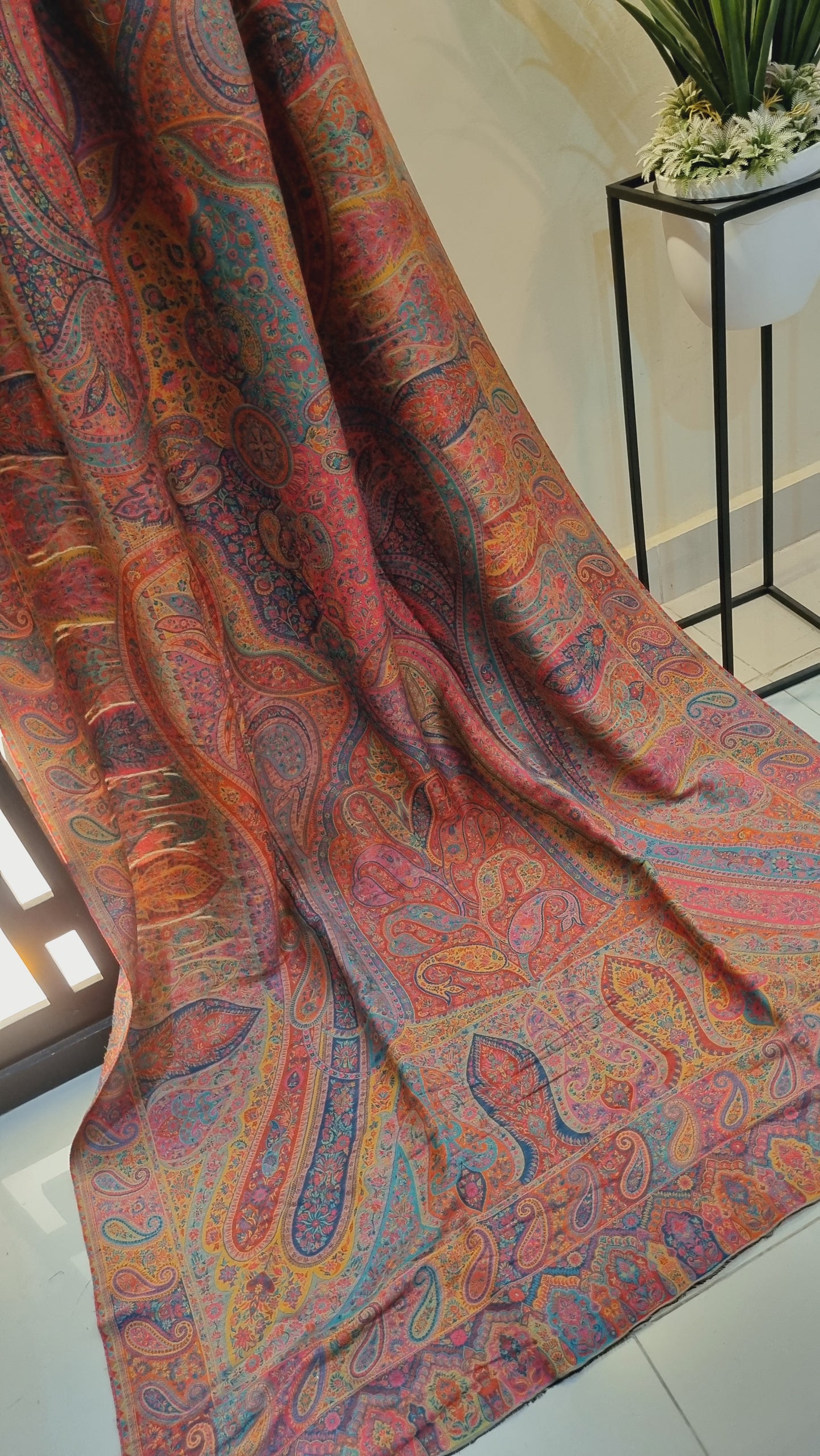 Shahjahani kaani shawl