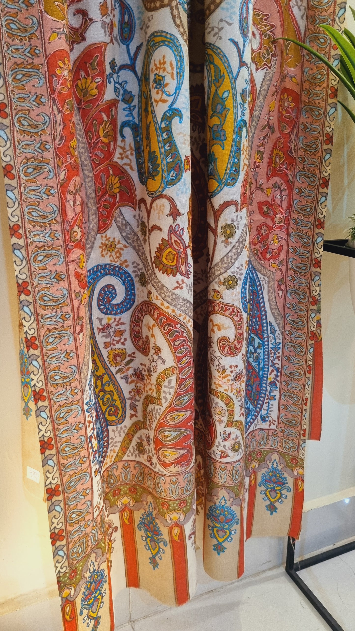 Reelkar embroidered minishawl