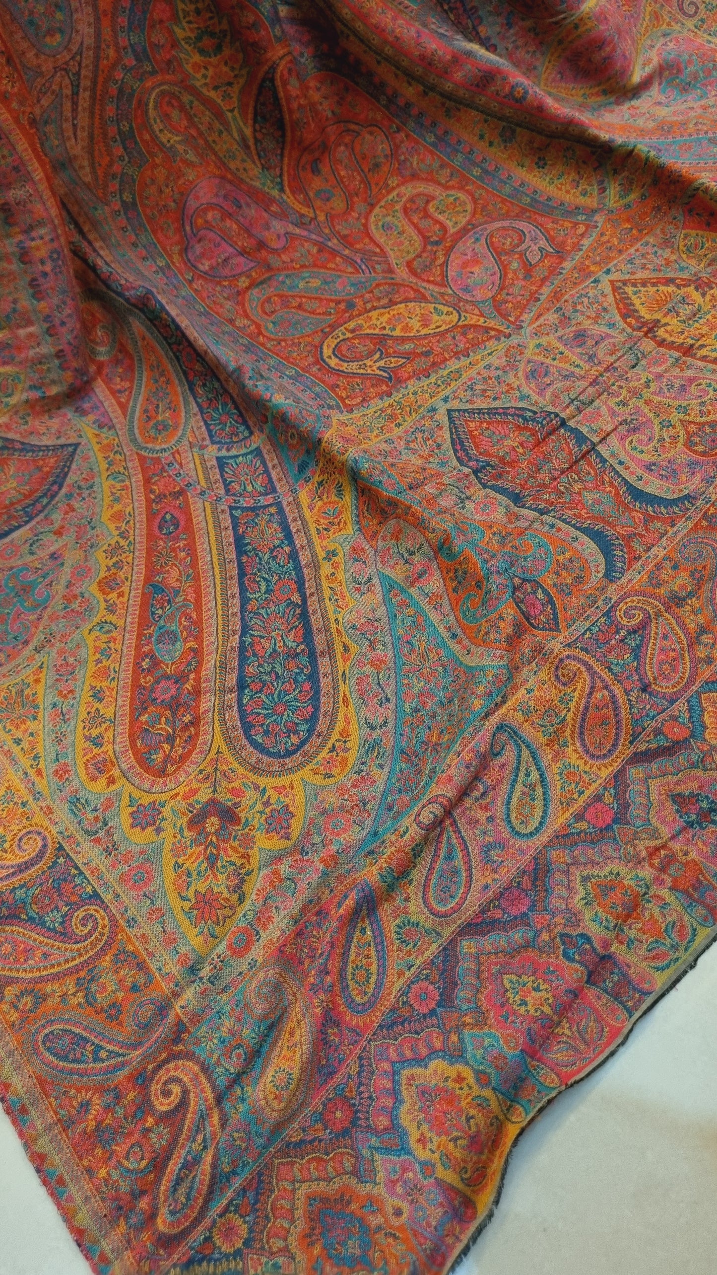 Shahjahani kaani shawl