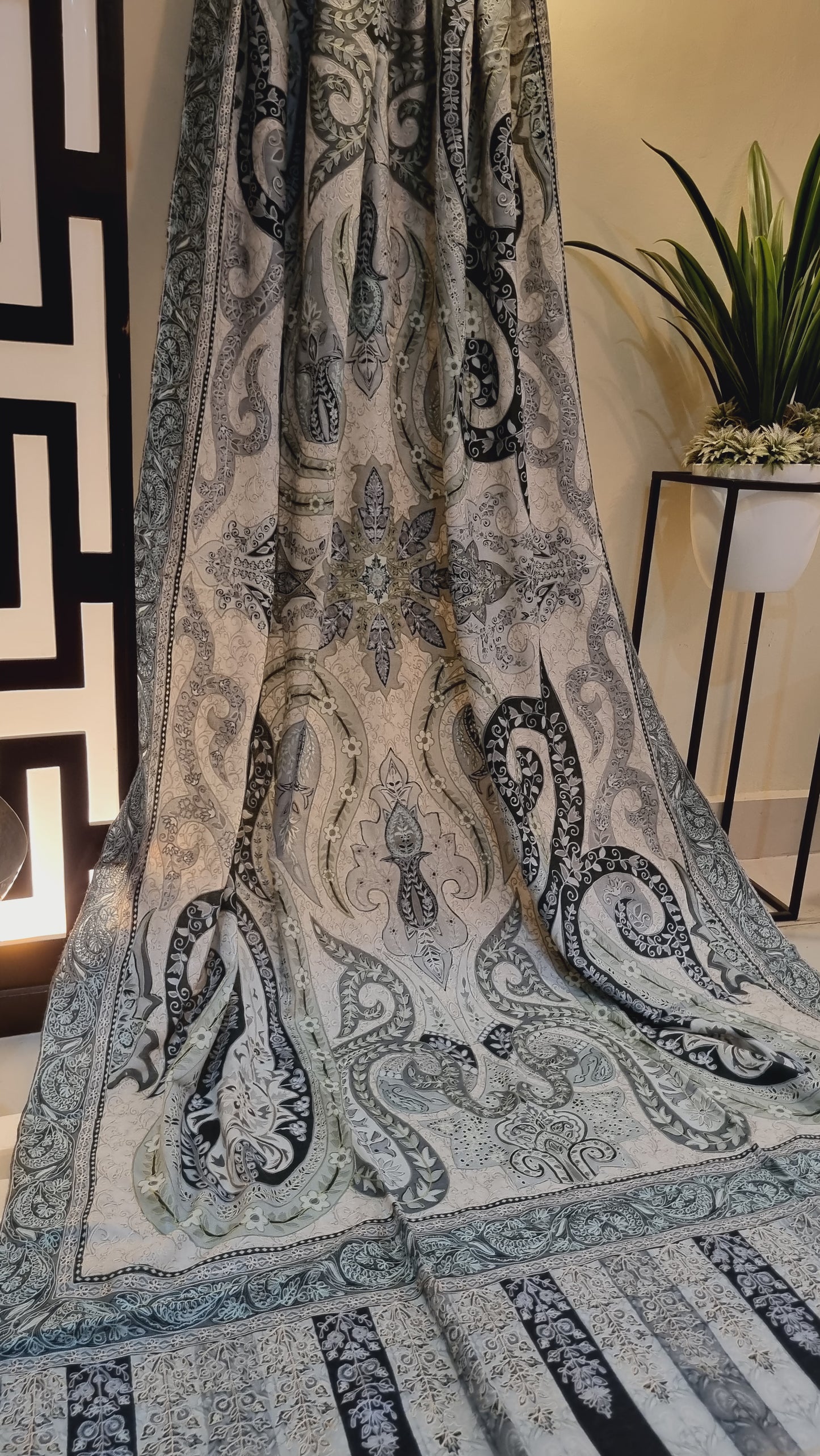Reelkar embroidered pashmina