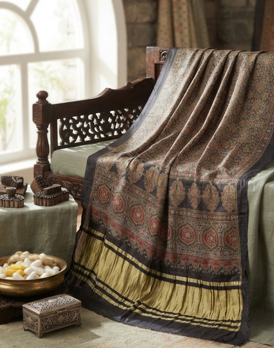 Ajrak duapta: monga silk