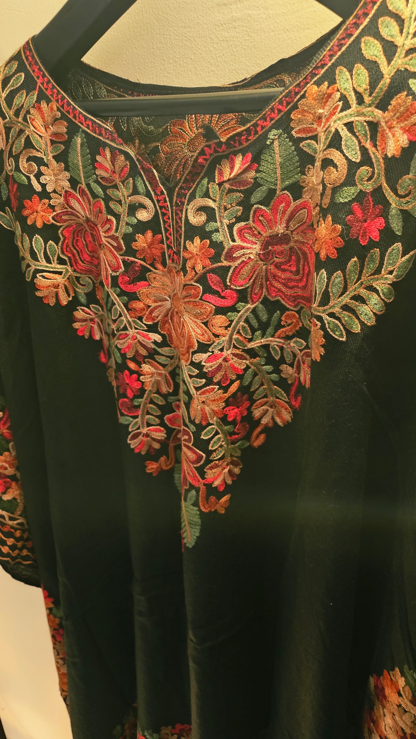 Embroidered cape shawl: Pashmina