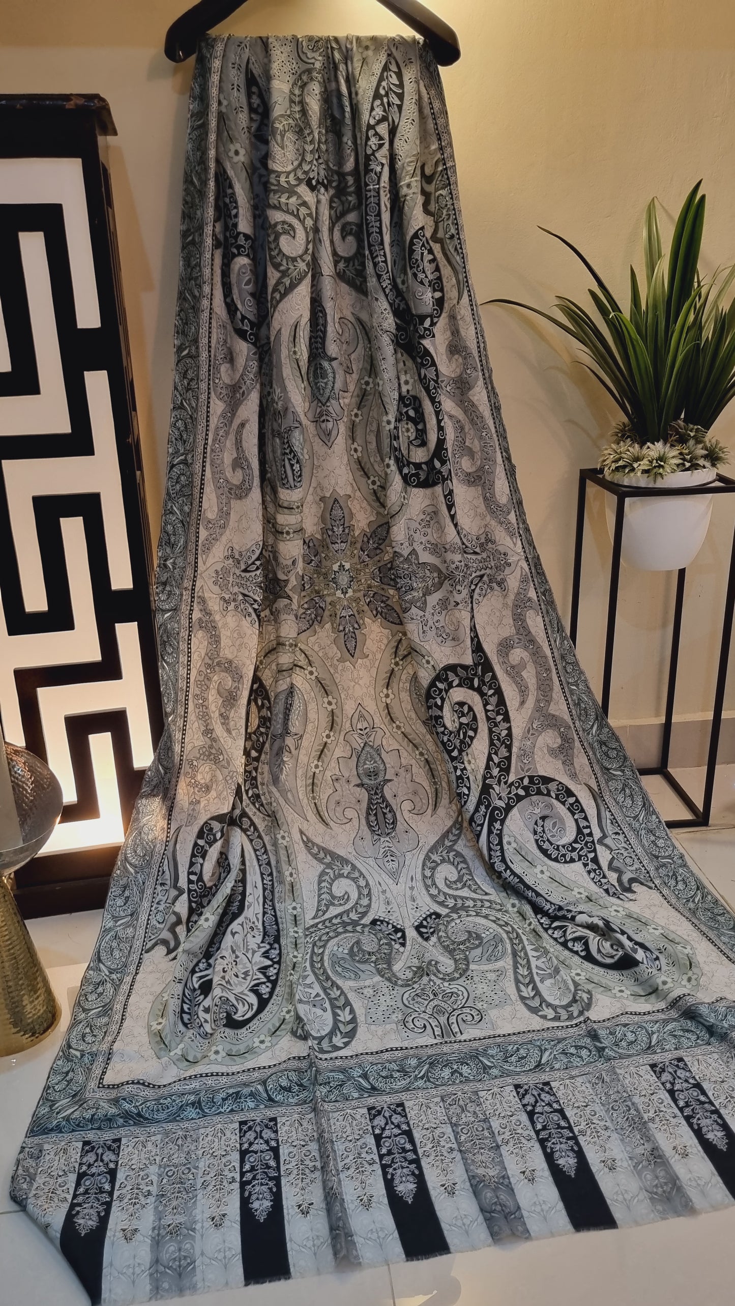 Reelkar embroidered pashmina