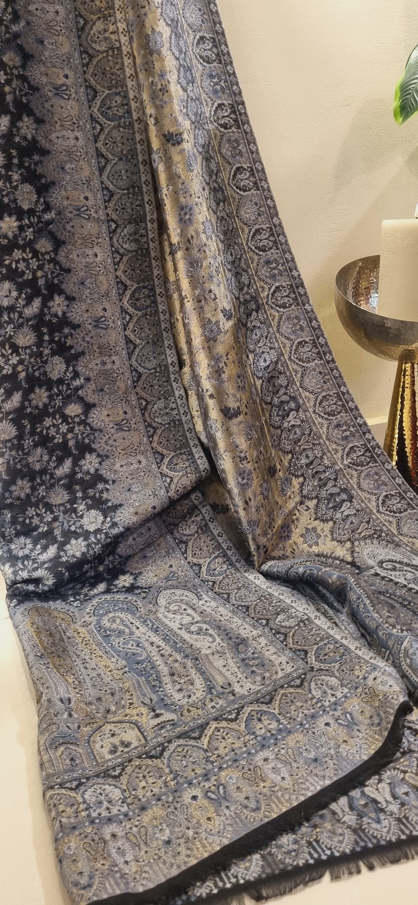 Reversible Moonlight gandhara kaani shawl