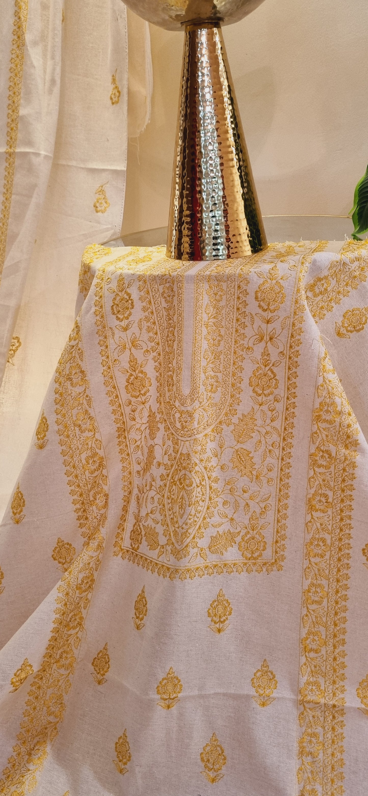 Khaddar karandi embroidered three piece