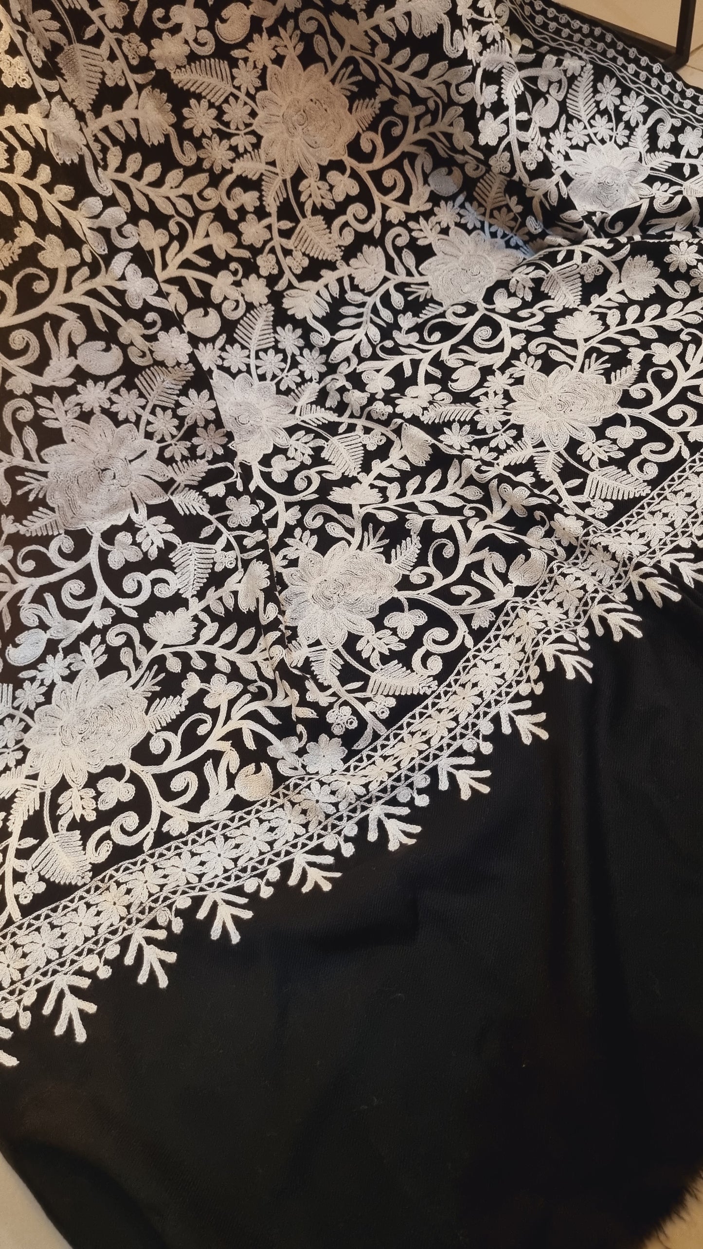 Embroidered pashmina shawl
