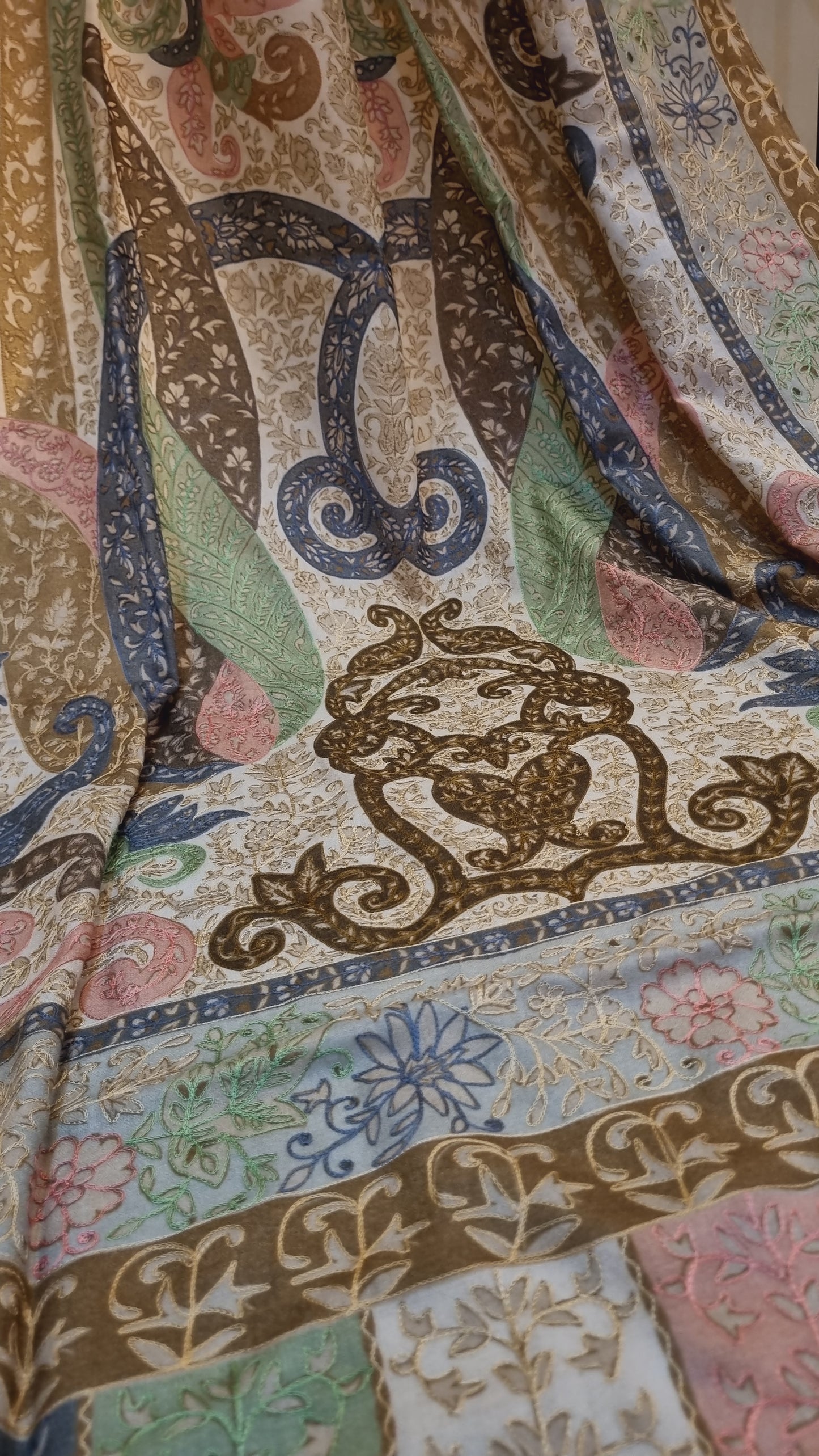Reelkar embroidered pashmina