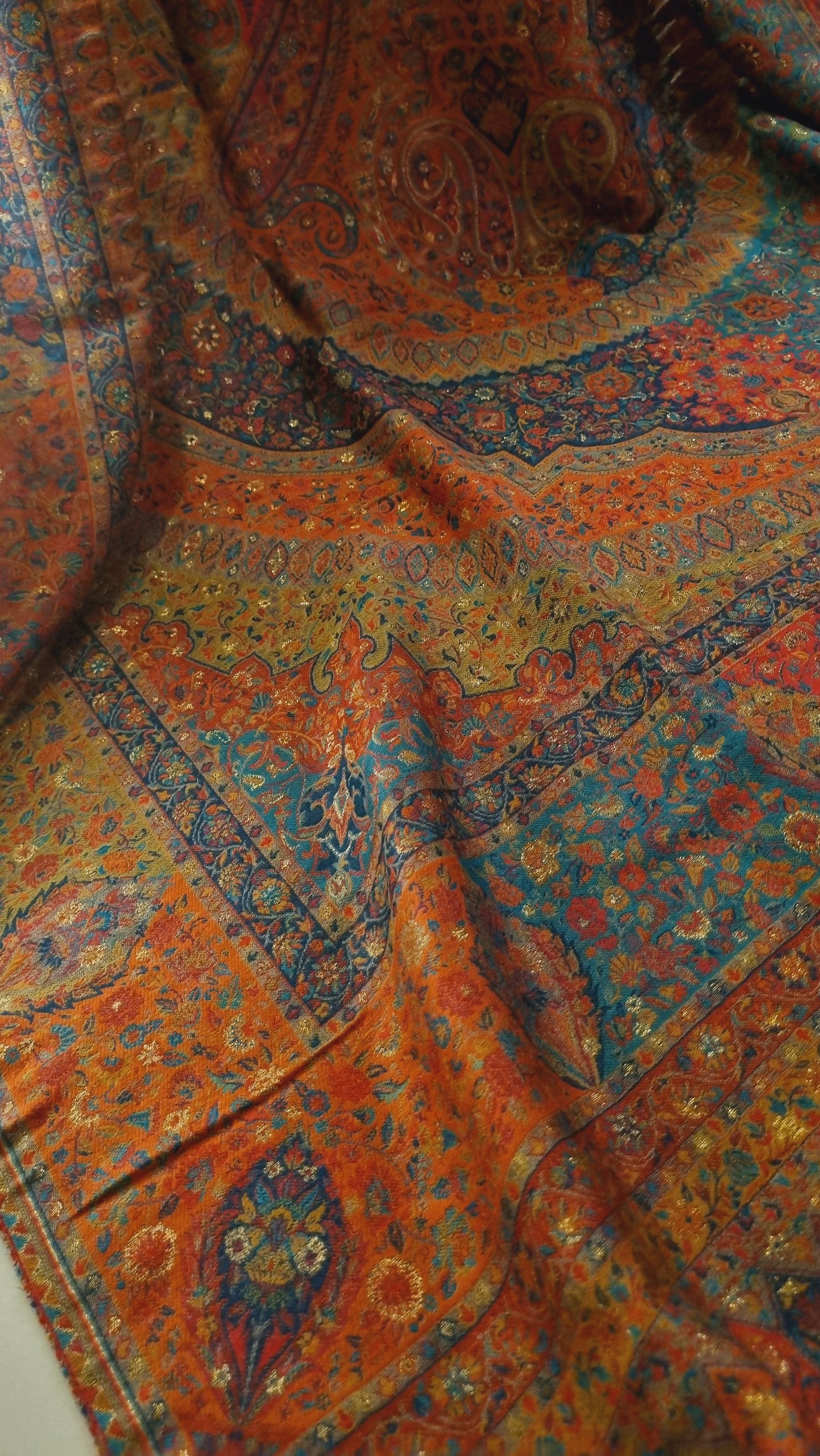 Shahjahani kaani shawl