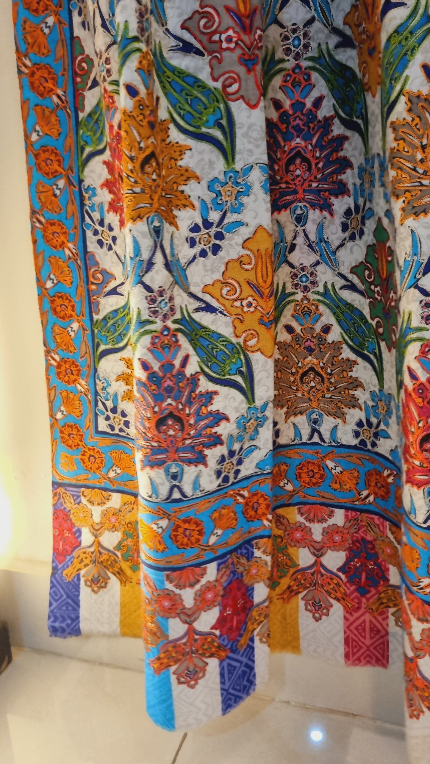 Reelkar embroidered minishawl