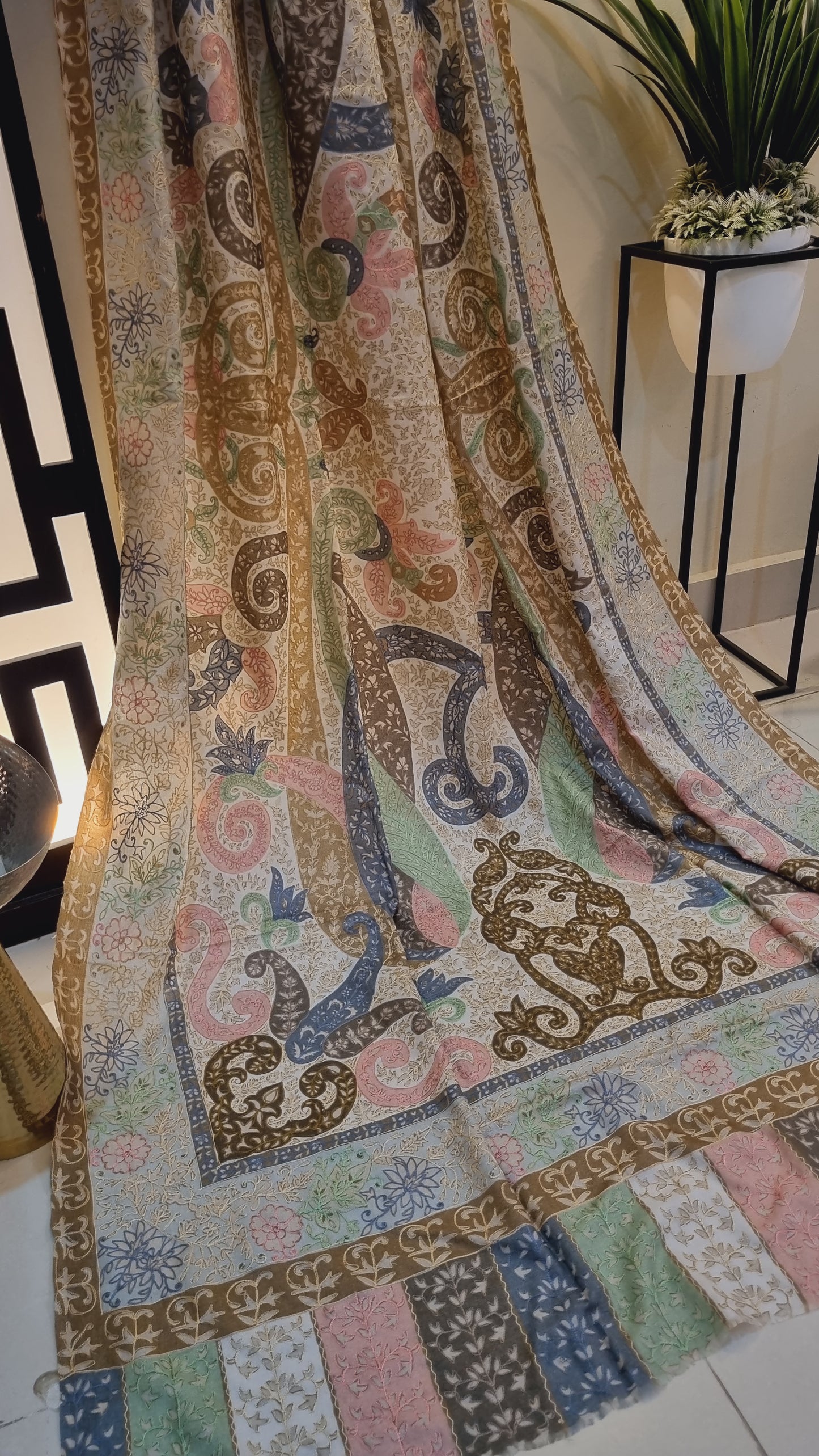 Reelkar embroidered pashmina