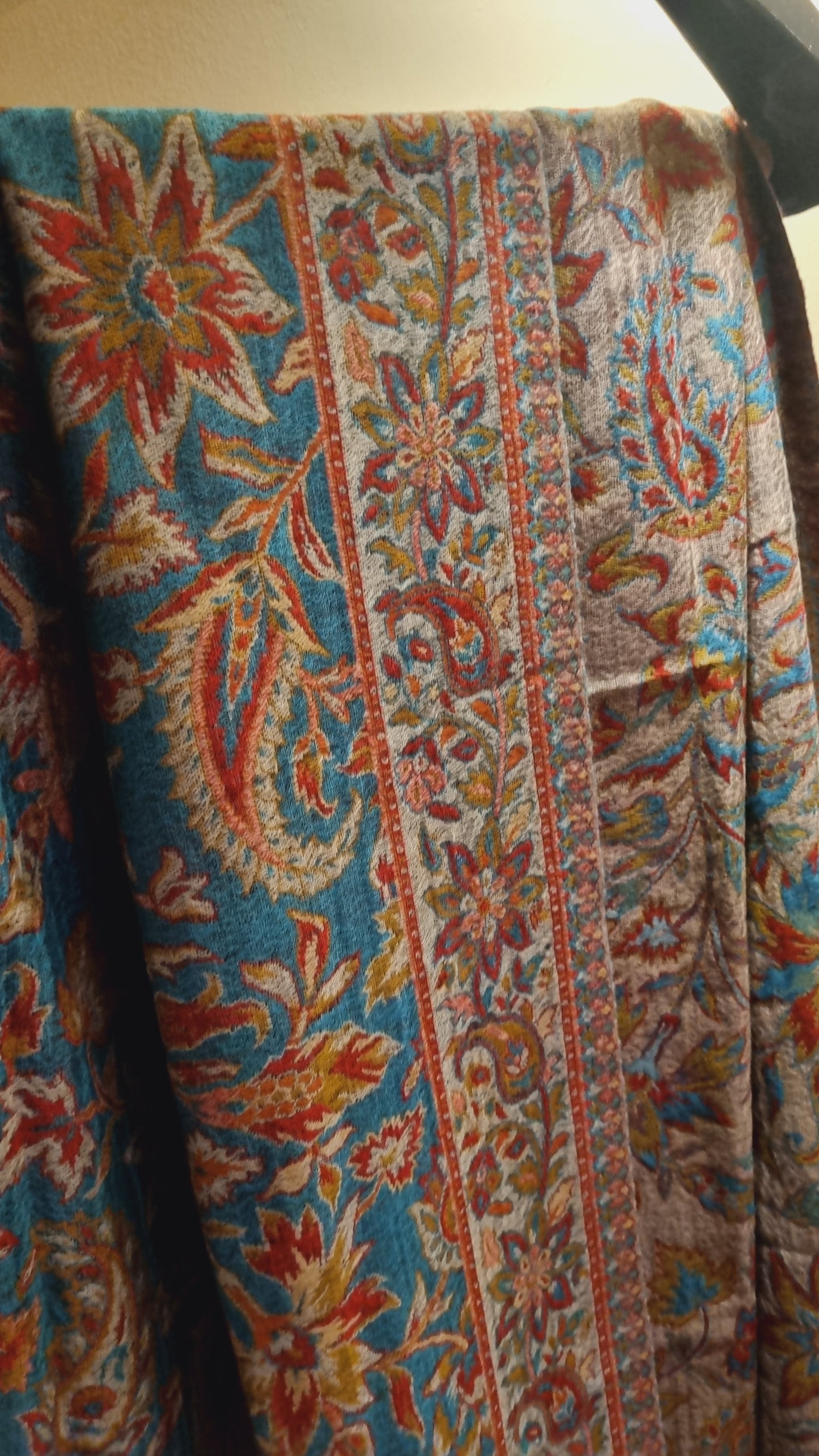 Reversible kaani shawl