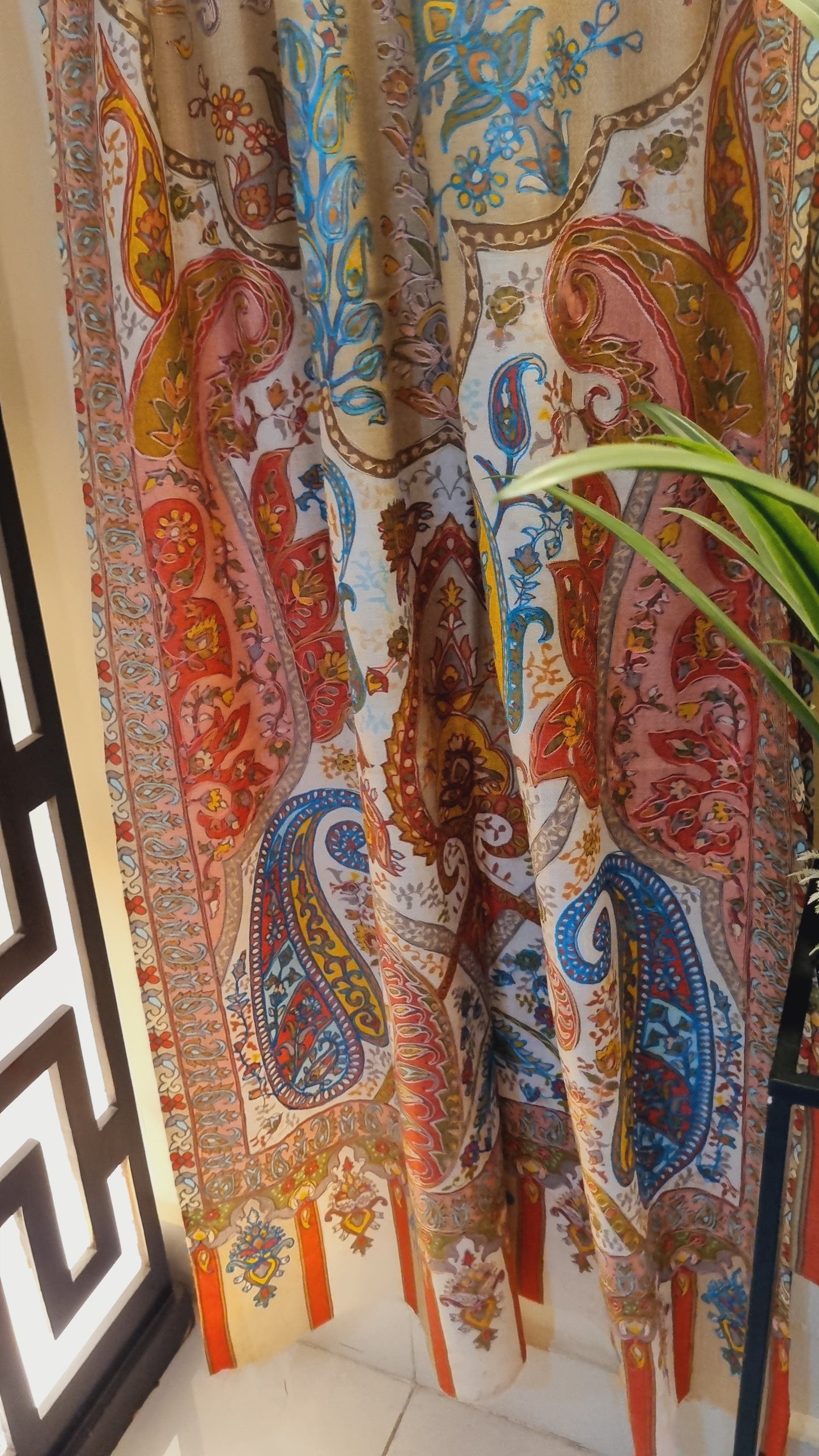 Reelkar embroidered minishawl
