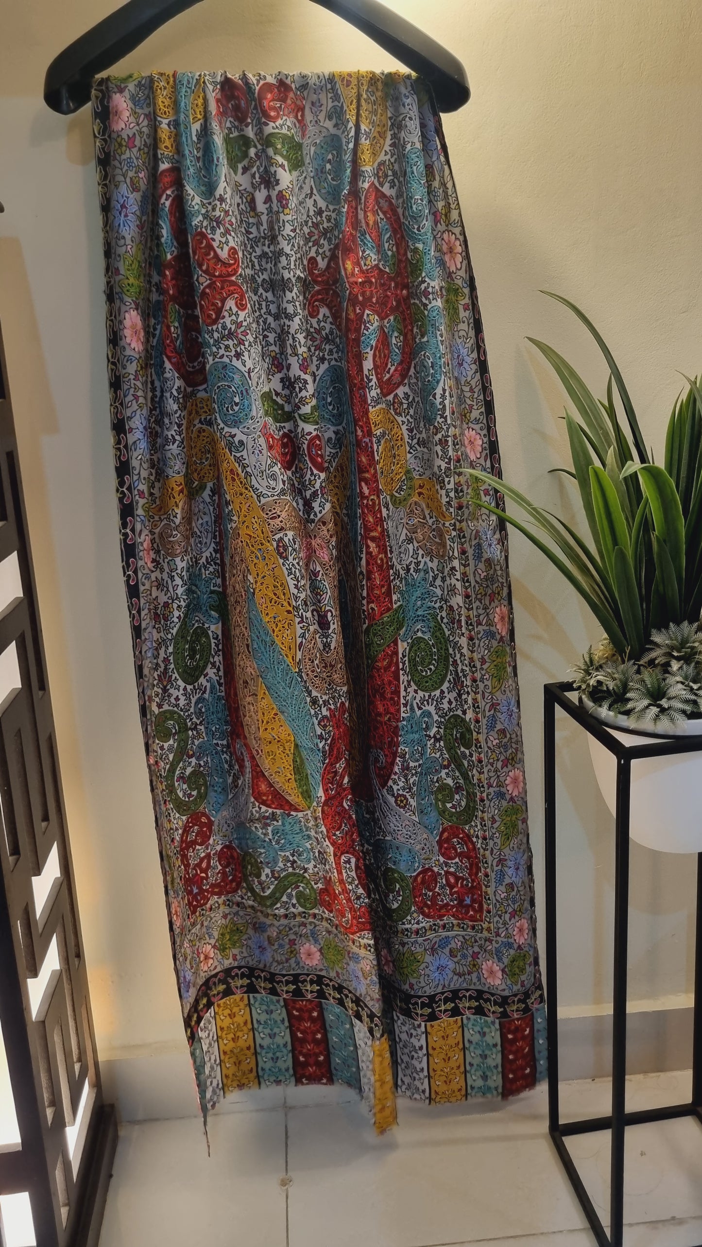 Reelkar embroidered minishawl