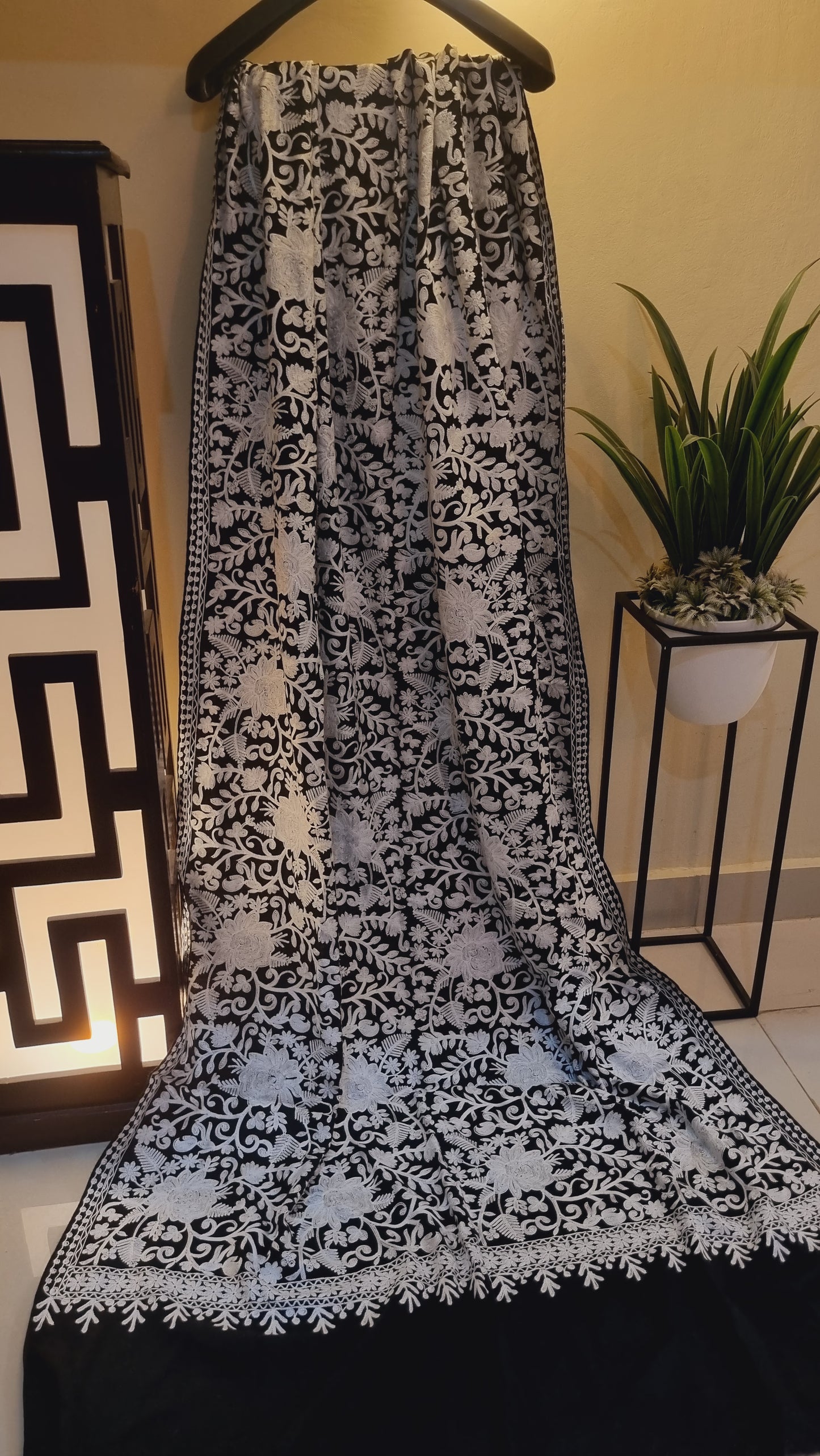 Embroidered pashmina shawl