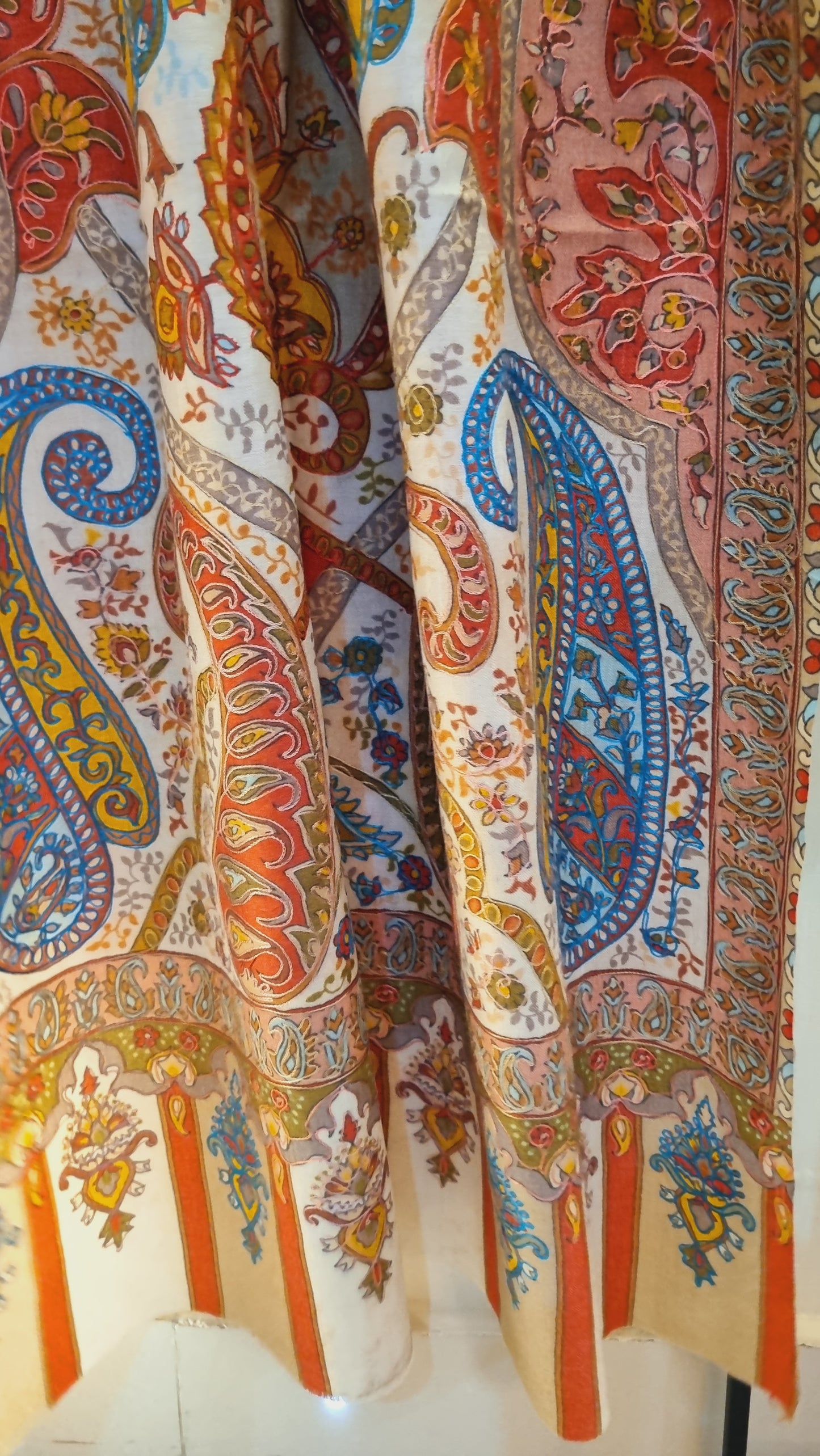 Reelkar embroidered minishawl