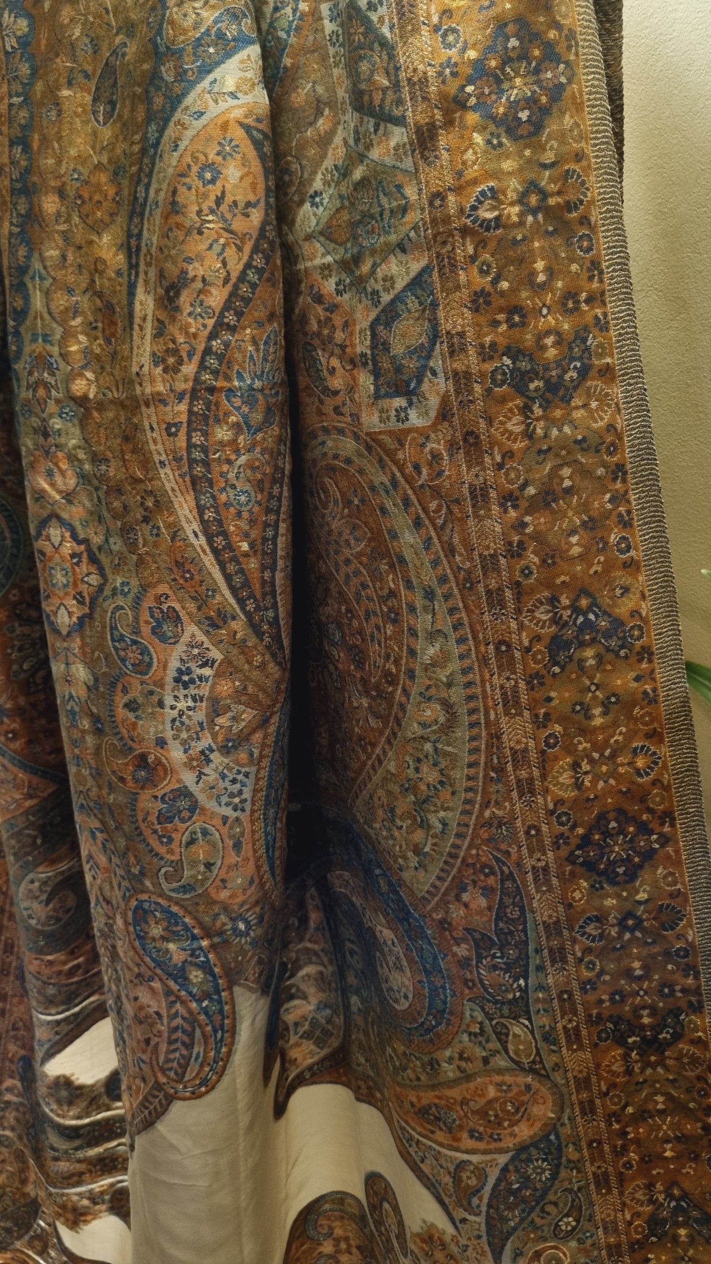 Silk kaani shawl