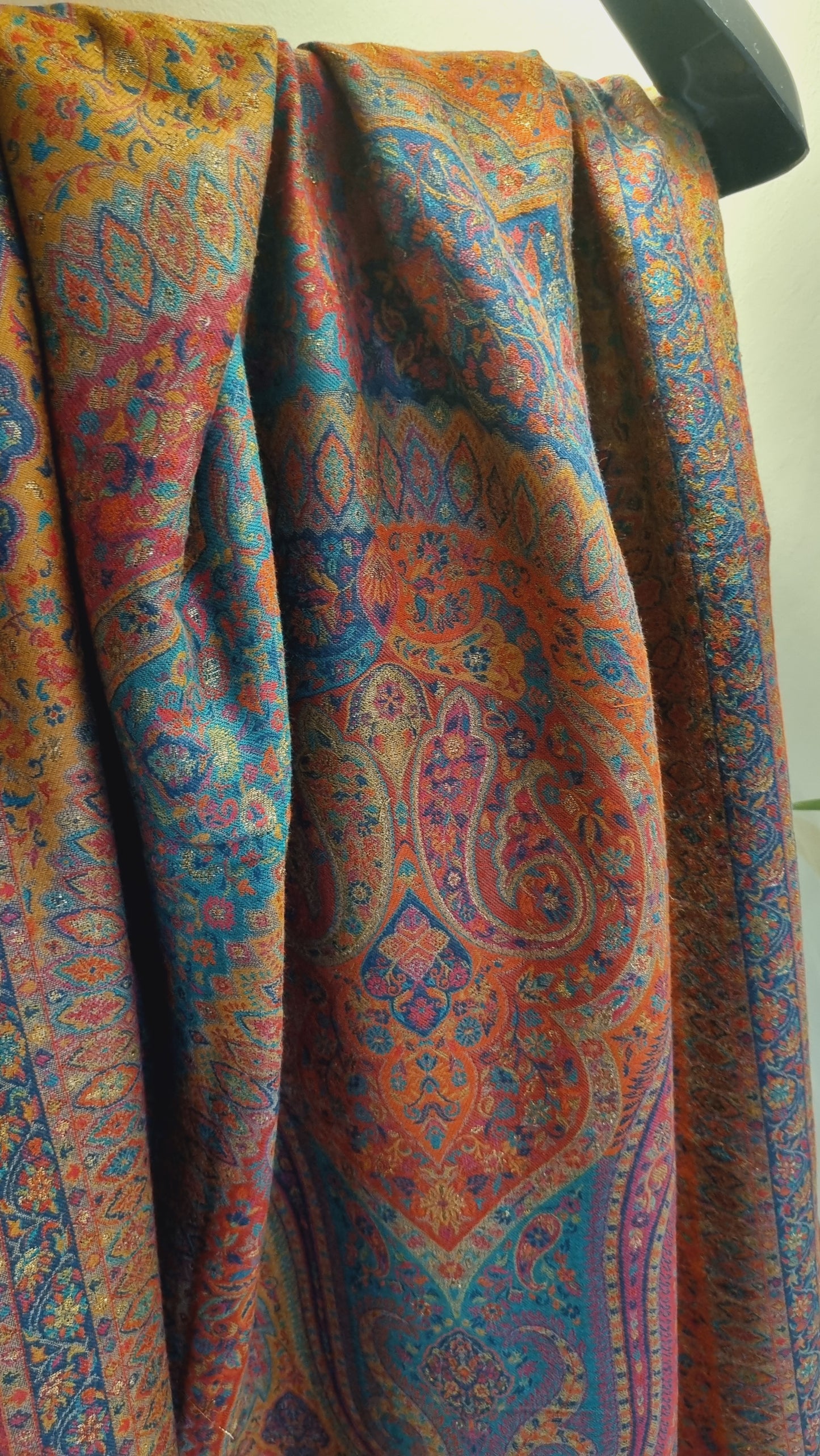 Shahjahani kaani shawl