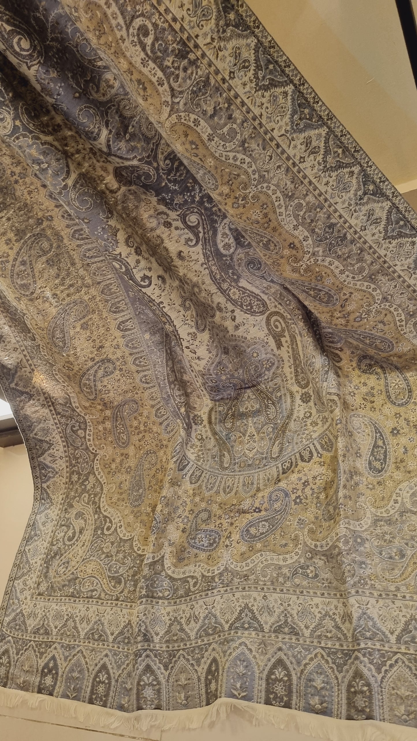 Double sided pashmina moonlight kaani shawl