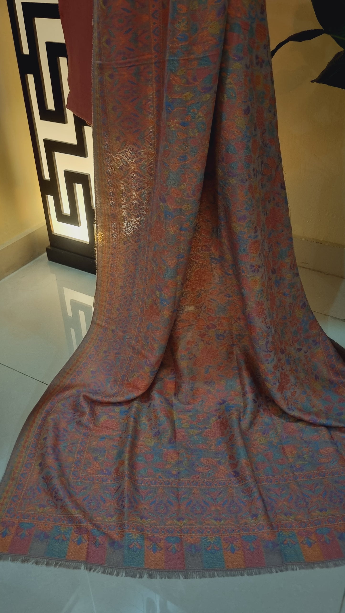 Kaani shawl with plain suit
