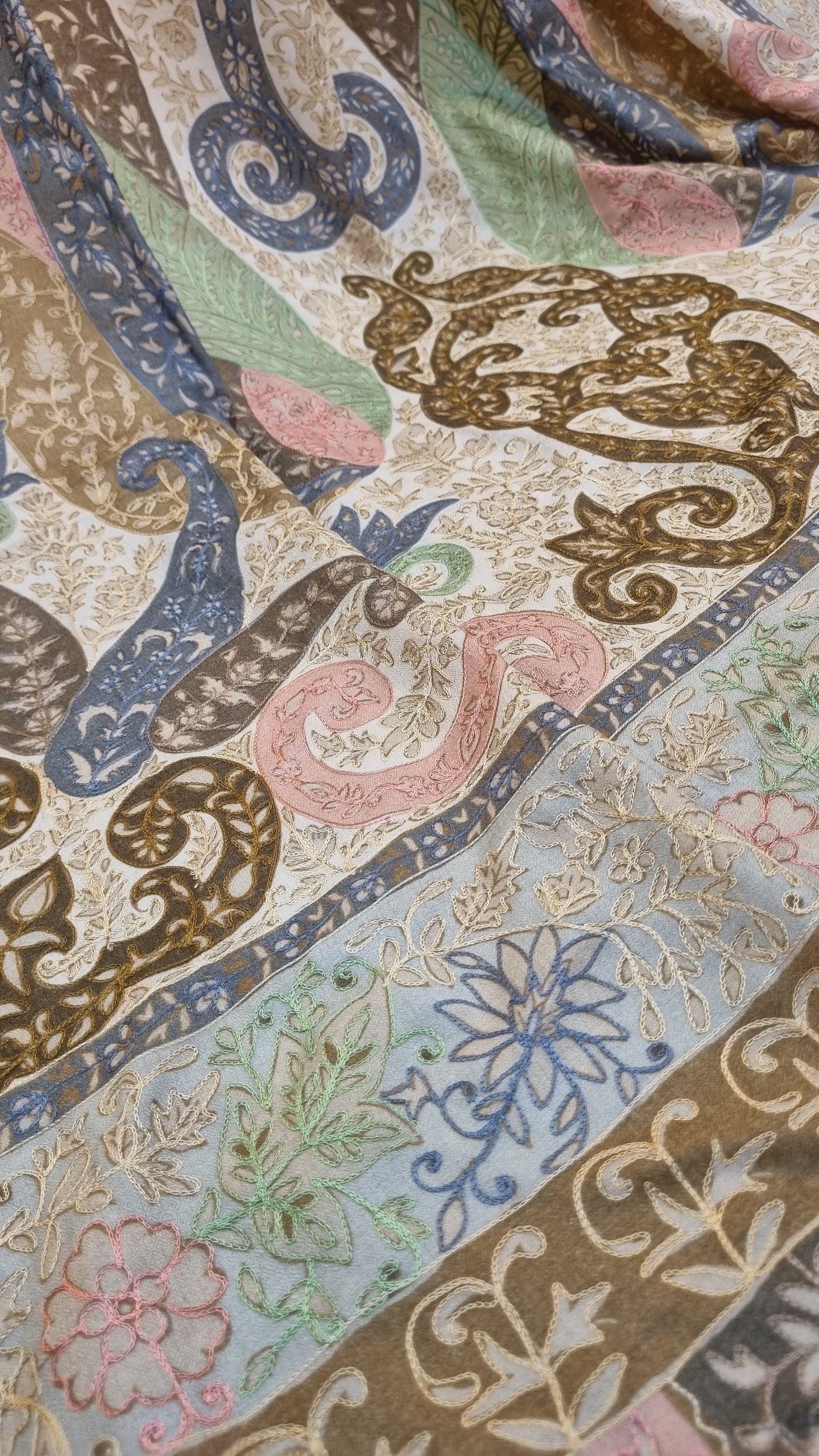 Reelkar embroidered pashmina