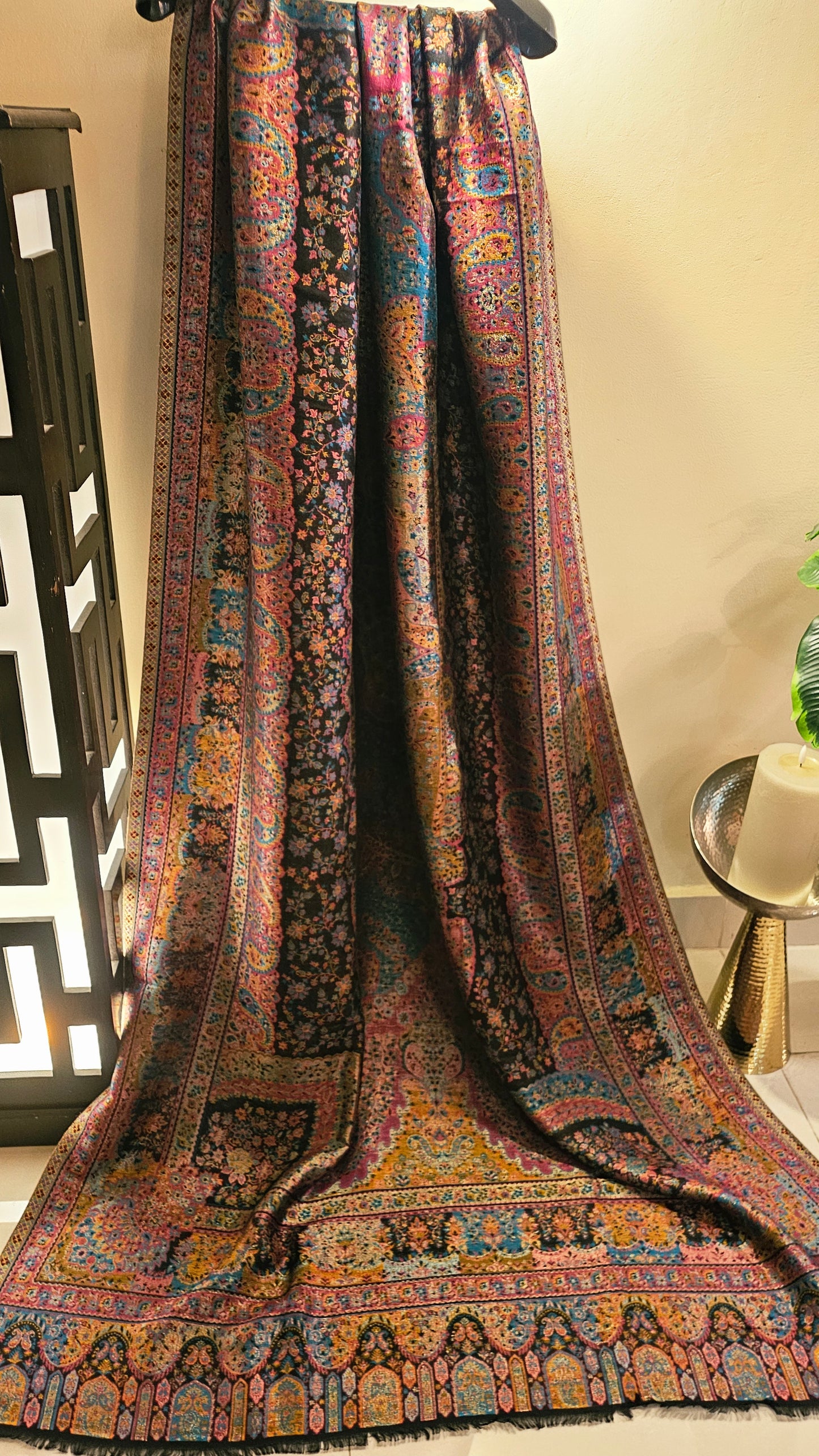 Gandhara Reversible kaani: Pashmina