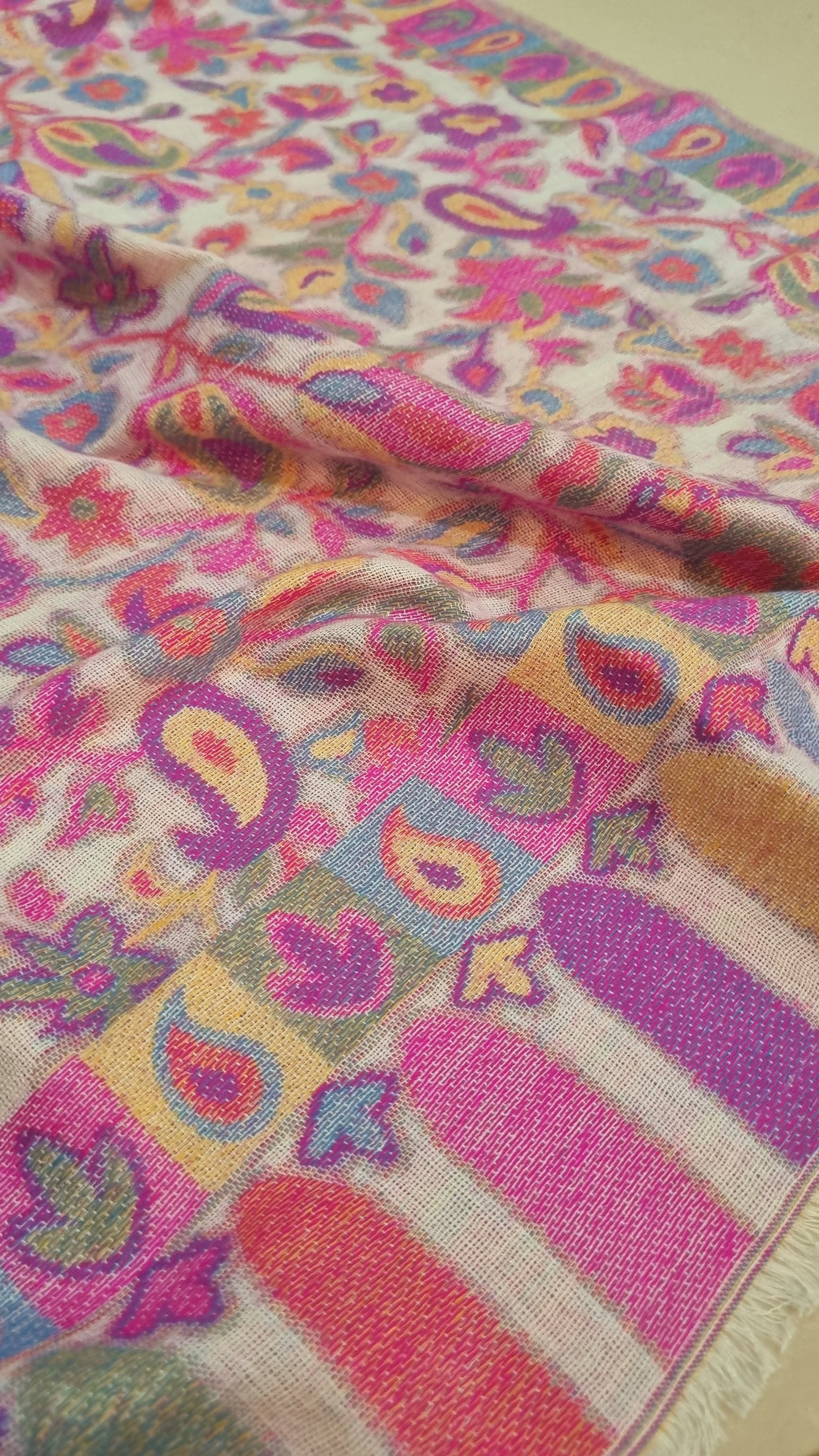 kaani shawl With plain suit