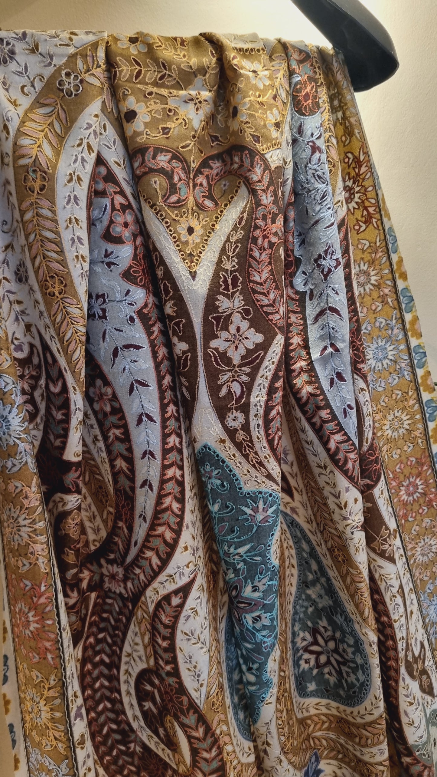 Reelkar pashmina shawl