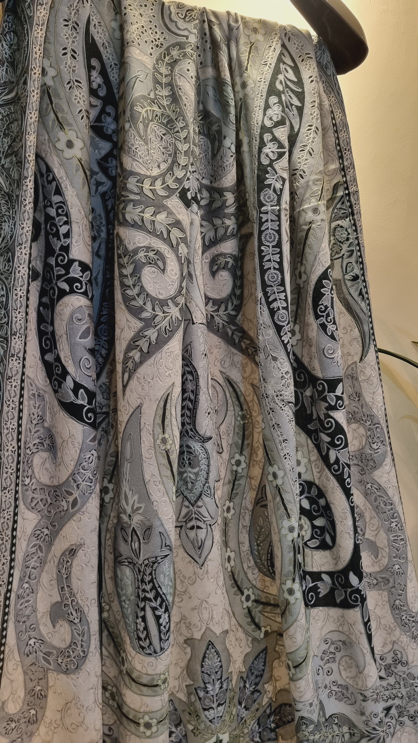 Reelkar embroidered pashmina
