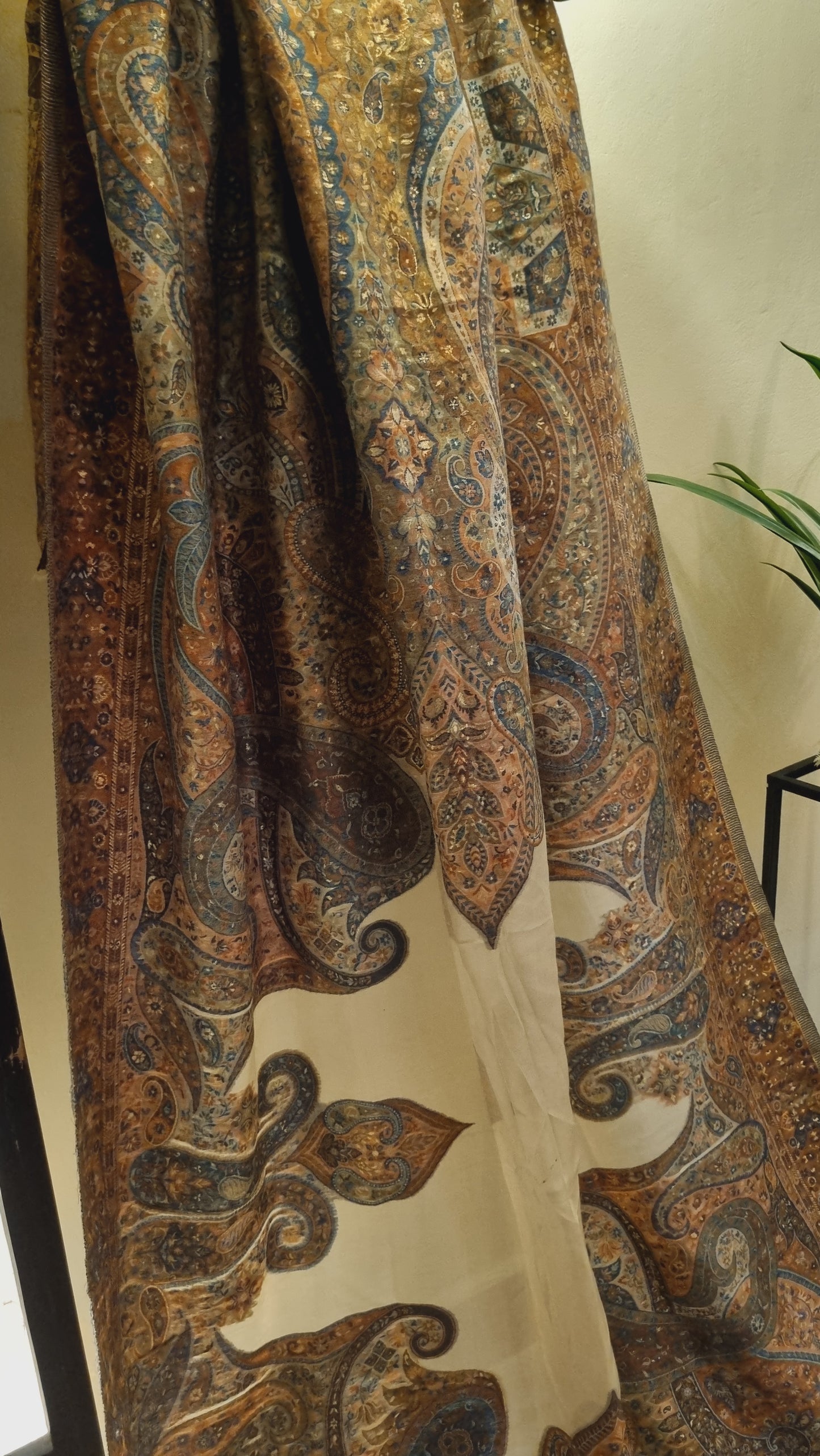 Silk kaani shawl