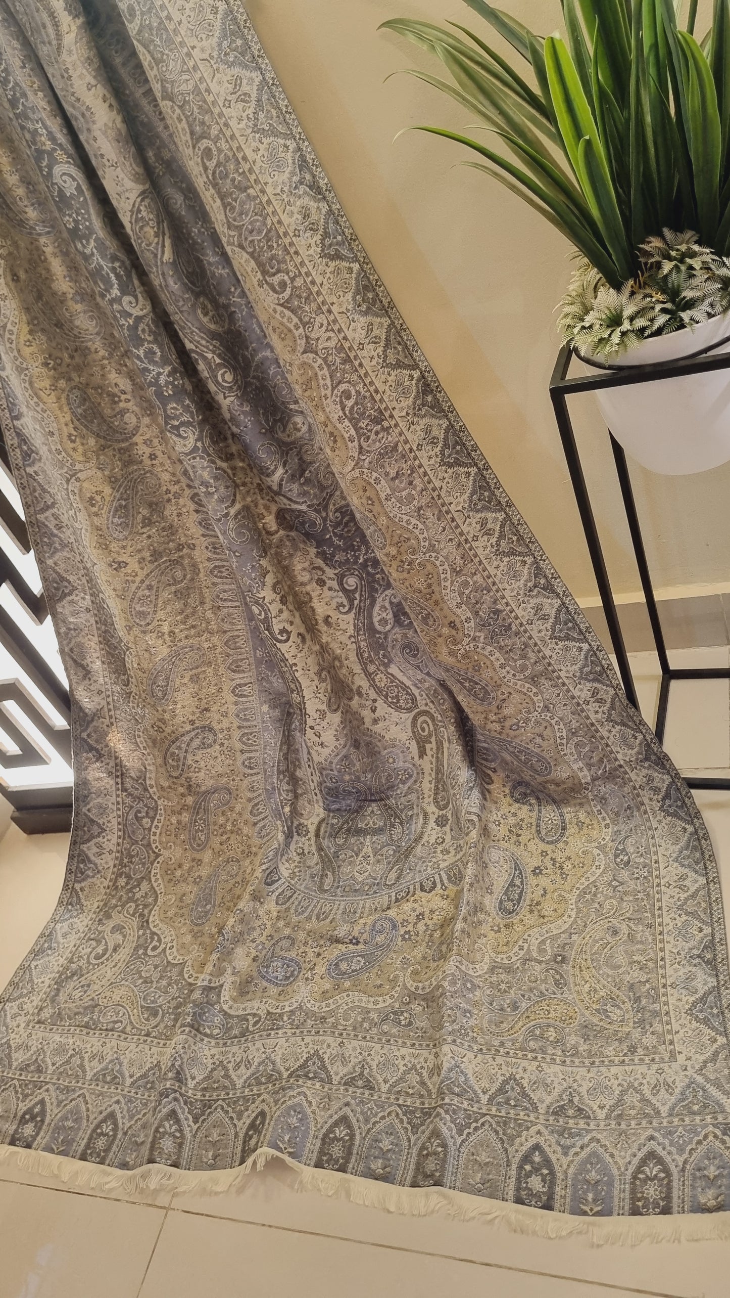 Double sided pashmina moonlight kaani shawl