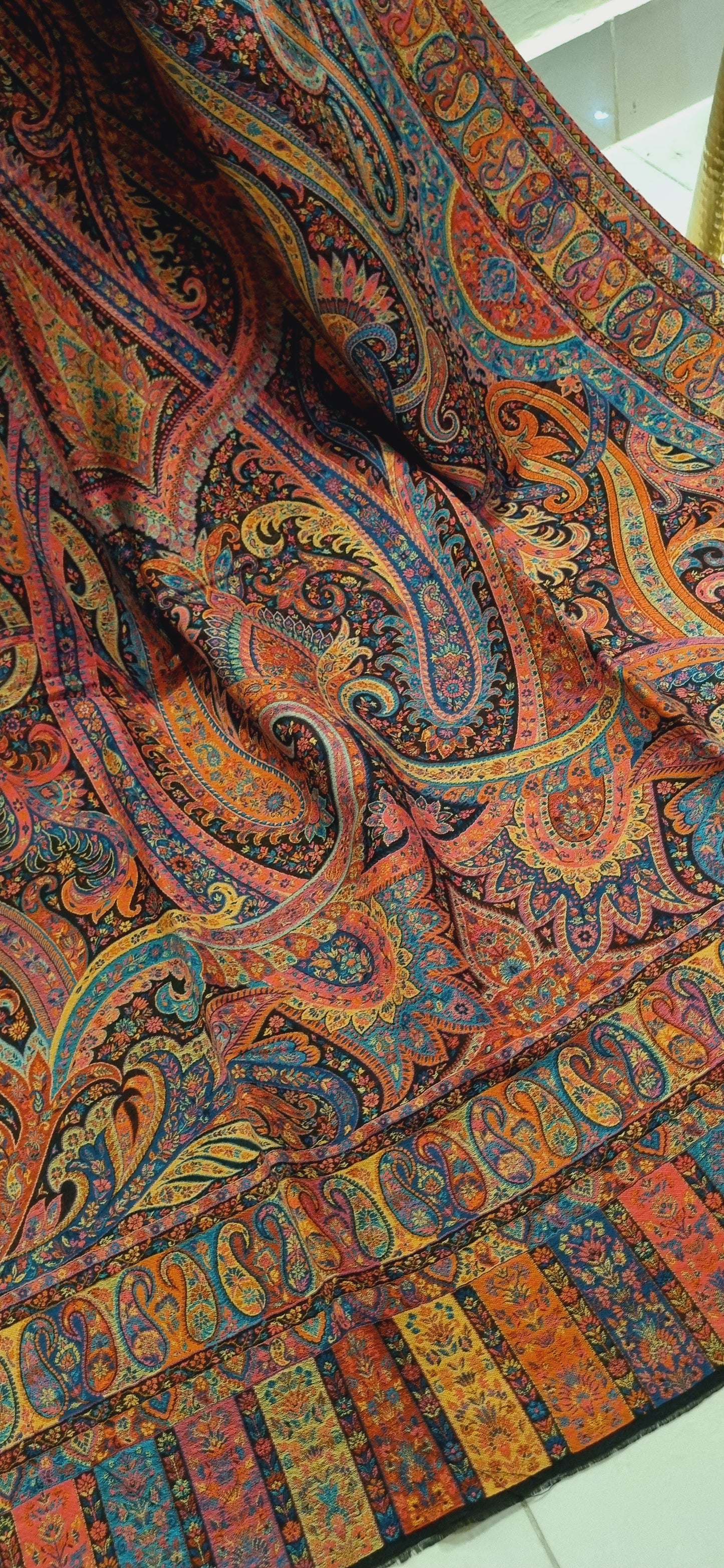 Shahjahani kaani shawl