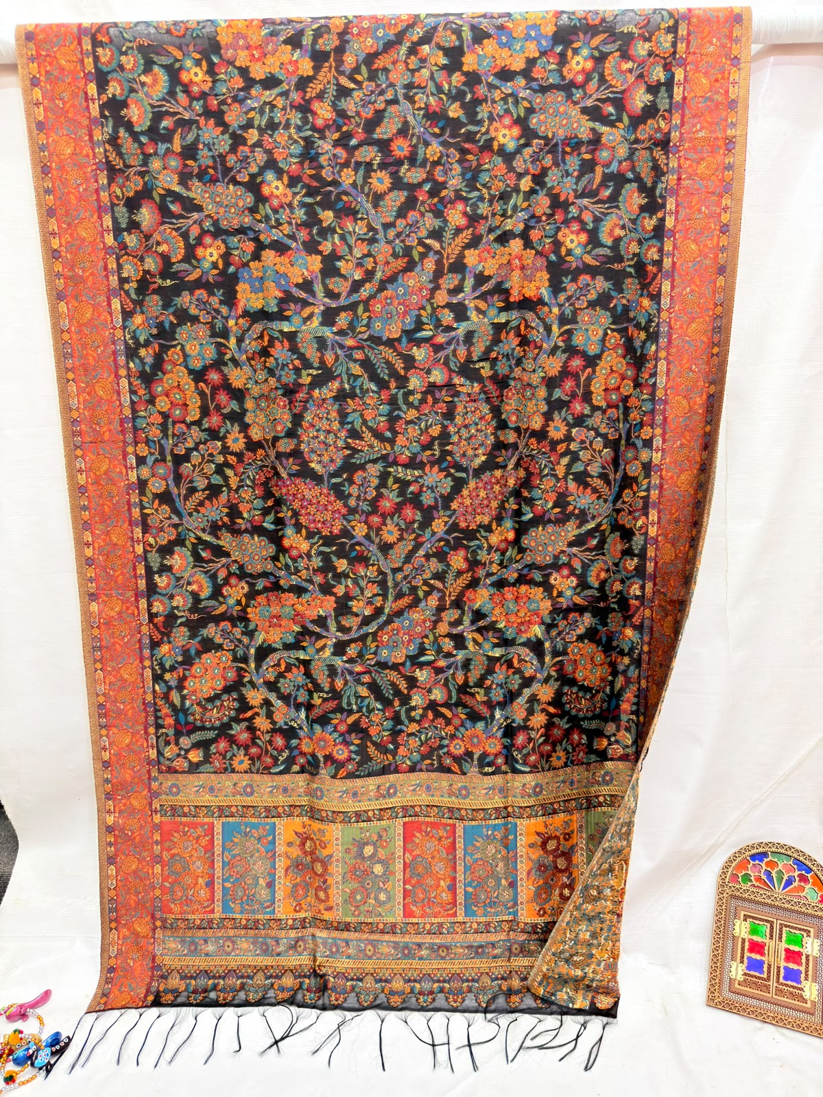 Kaani dupata: Silk