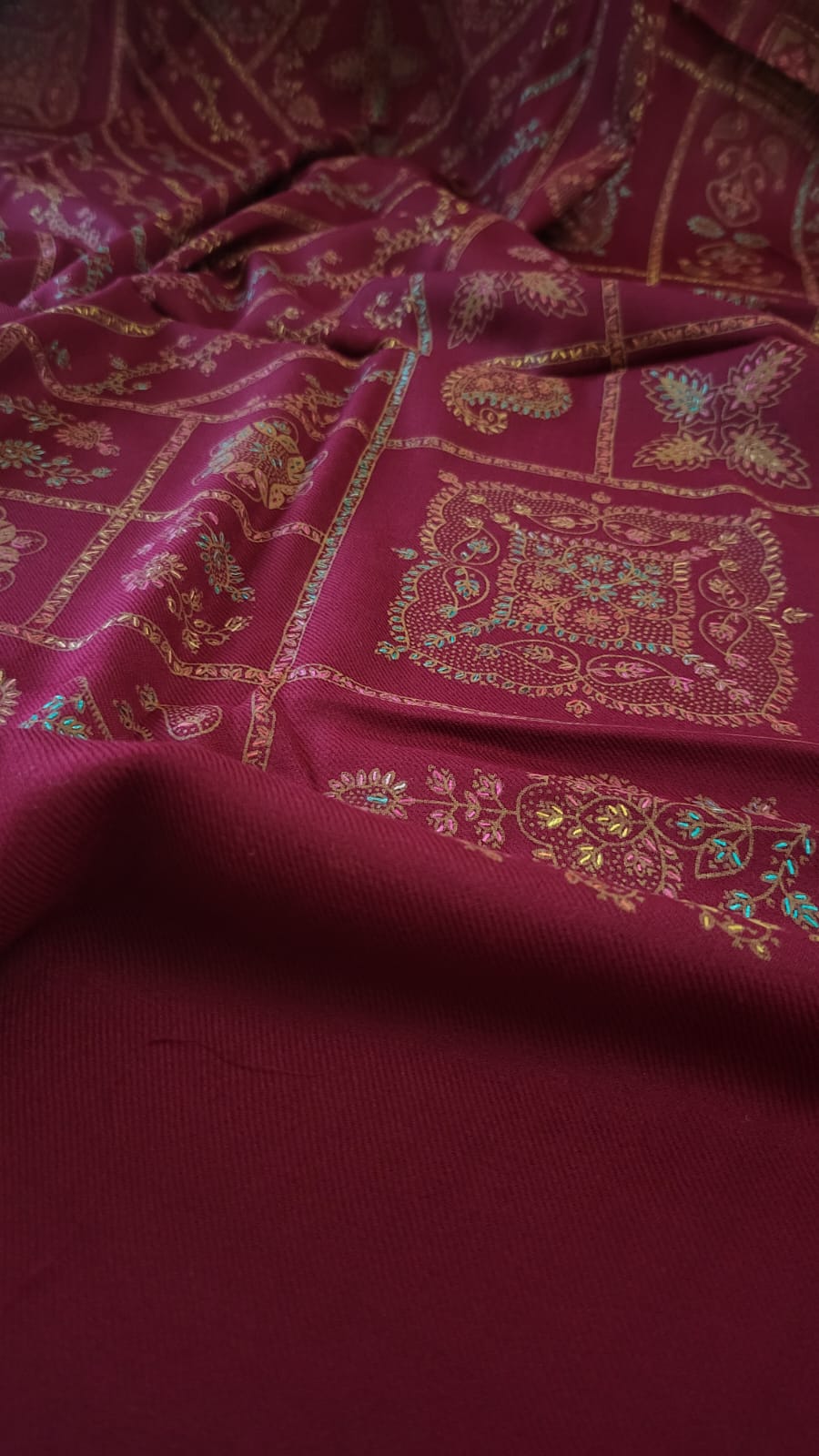 Hand embroidered woolen pashmina shawl