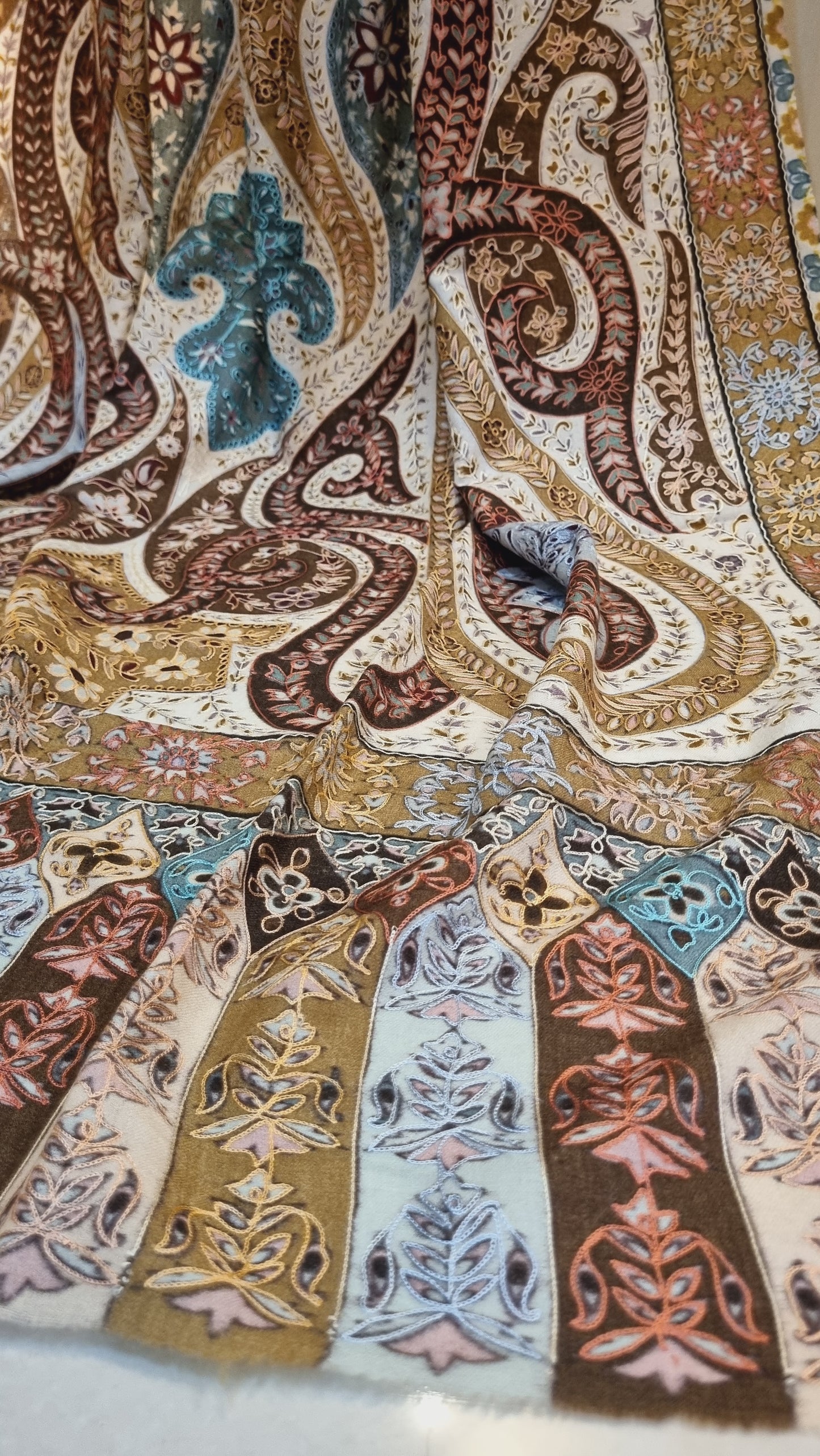 Reelkar pashmina shawl