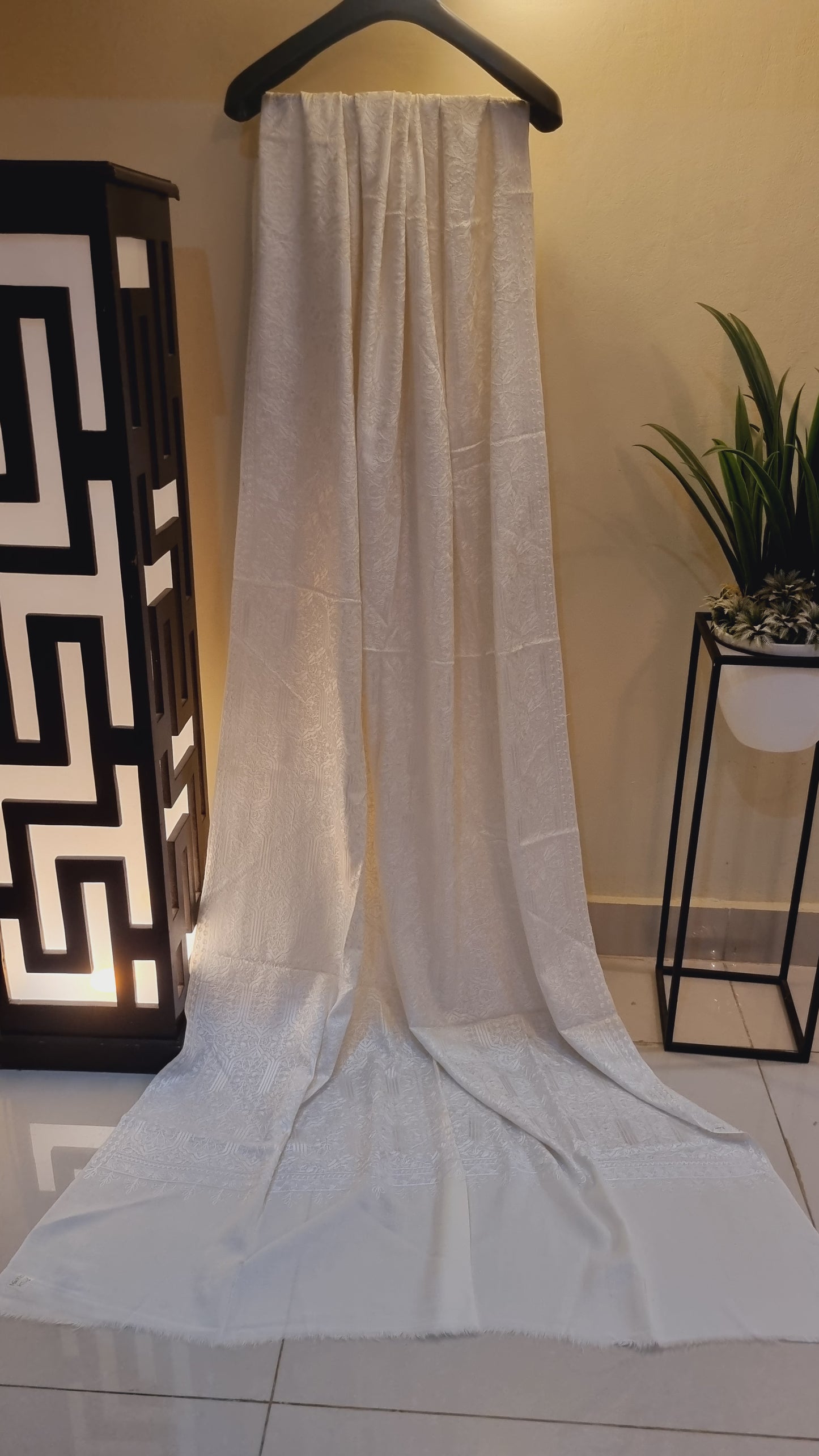 Pashmina shawl embroidered