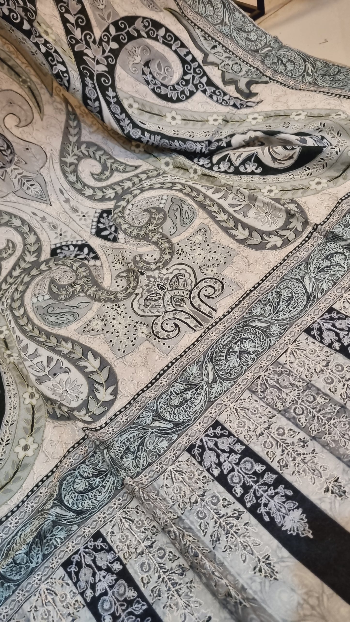 Reelkar embroidered pashmina